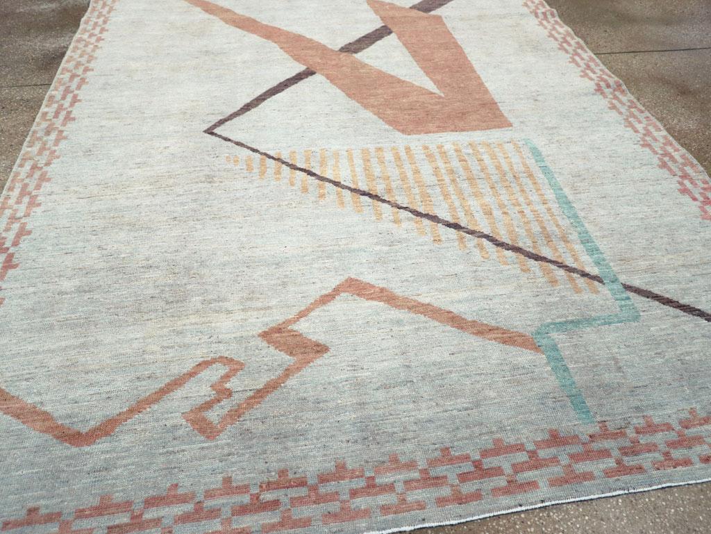 Alfombra de acento moderna Khotan del Turquestán Oriental en Nuevo estado para la venta en New York, NY