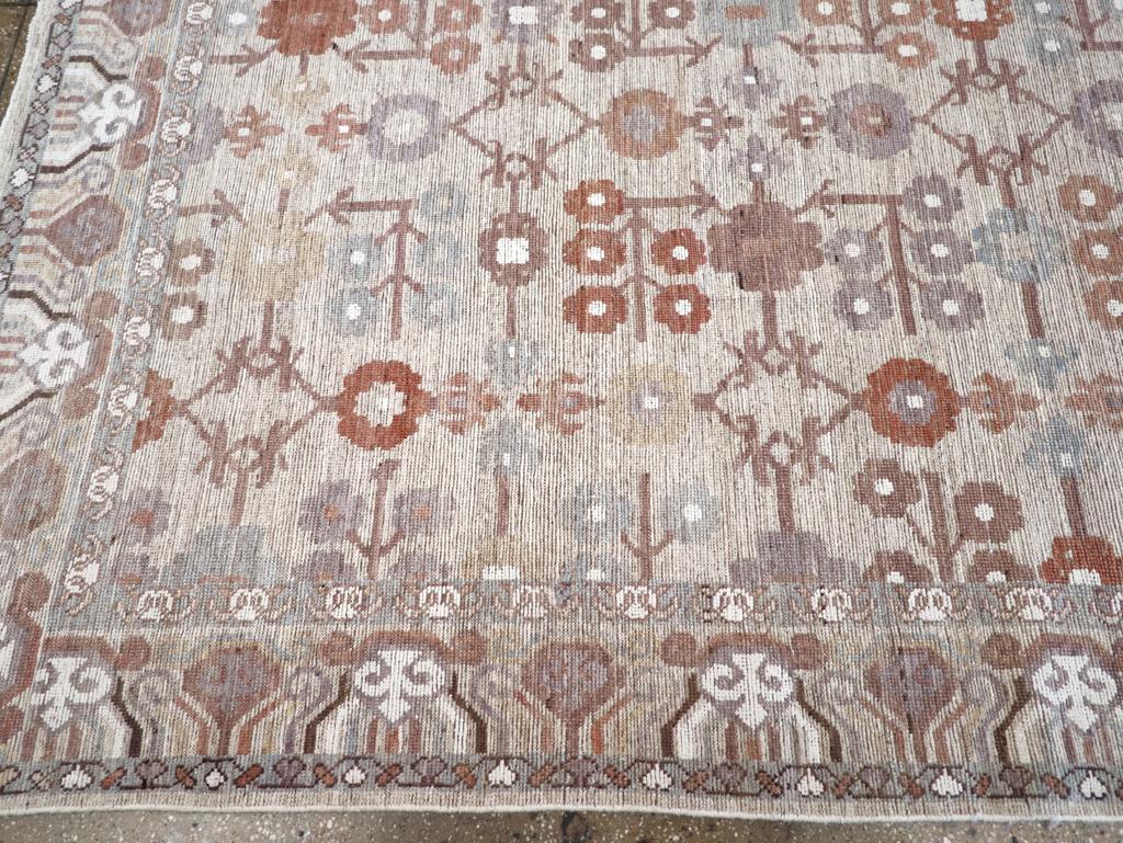 Moderno Tappeto moderno East Turkestan Khotan Dimensione Camera in vendita