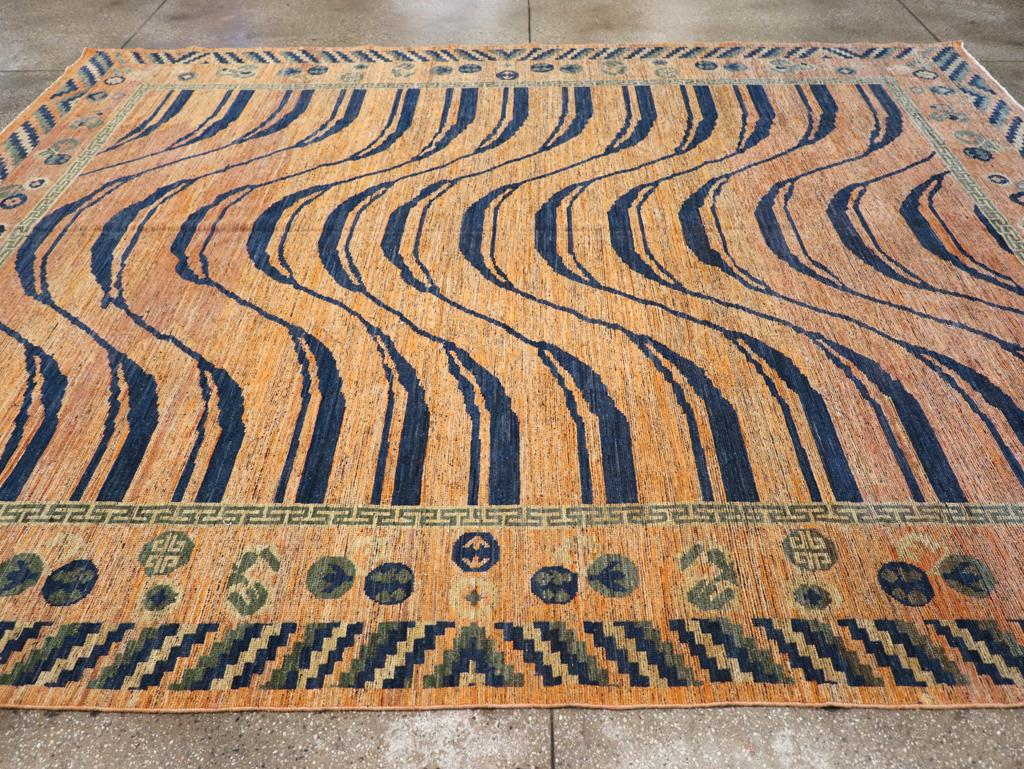 Moderner Ostturkestanischer Khotan-Teppich in Zimmergröße im Zustand „Neu“ im Angebot in New York, NY