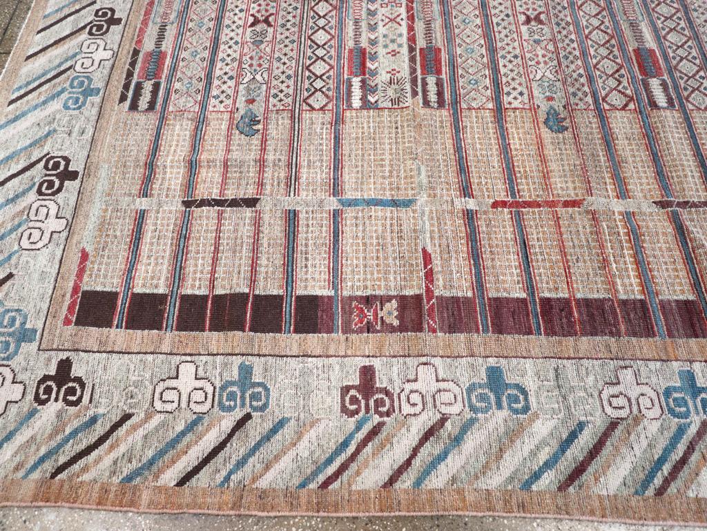 Alfombra moderna del Turquestán Oriental Khotan Tamaño de la habitación Anudado a mano en venta