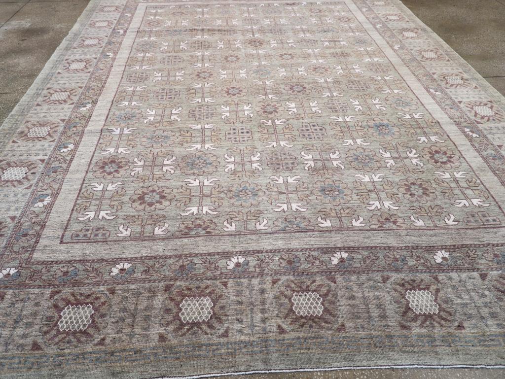 XXI secolo e contemporaneo Tappeto moderno East Turkestan Khotan Dimensione Camera in vendita
