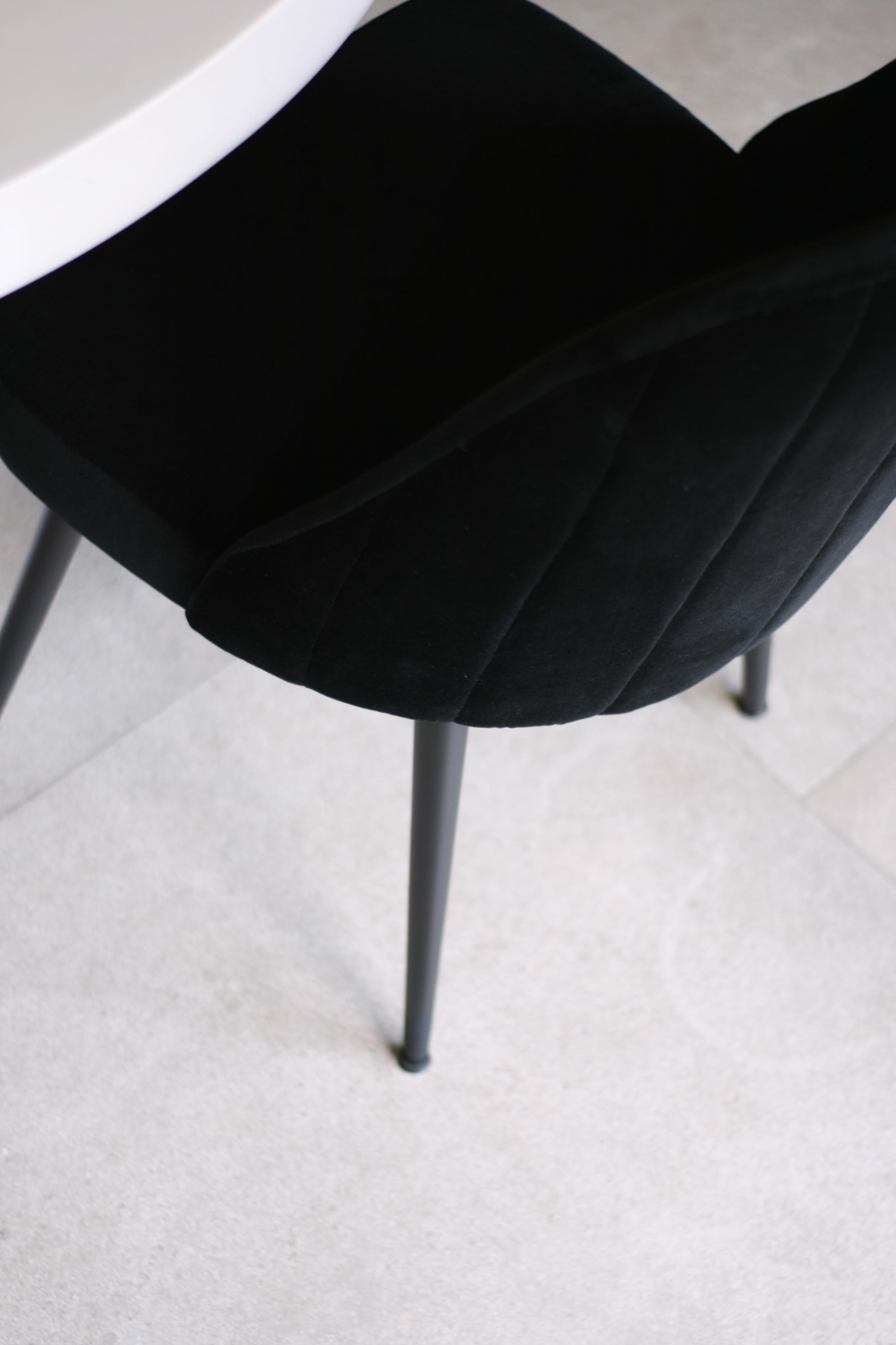 Modern Ebony Black Velvet Fabric Chair with Decorative Back and Steel Black Base In New Condition For Sale In Mexico, MX