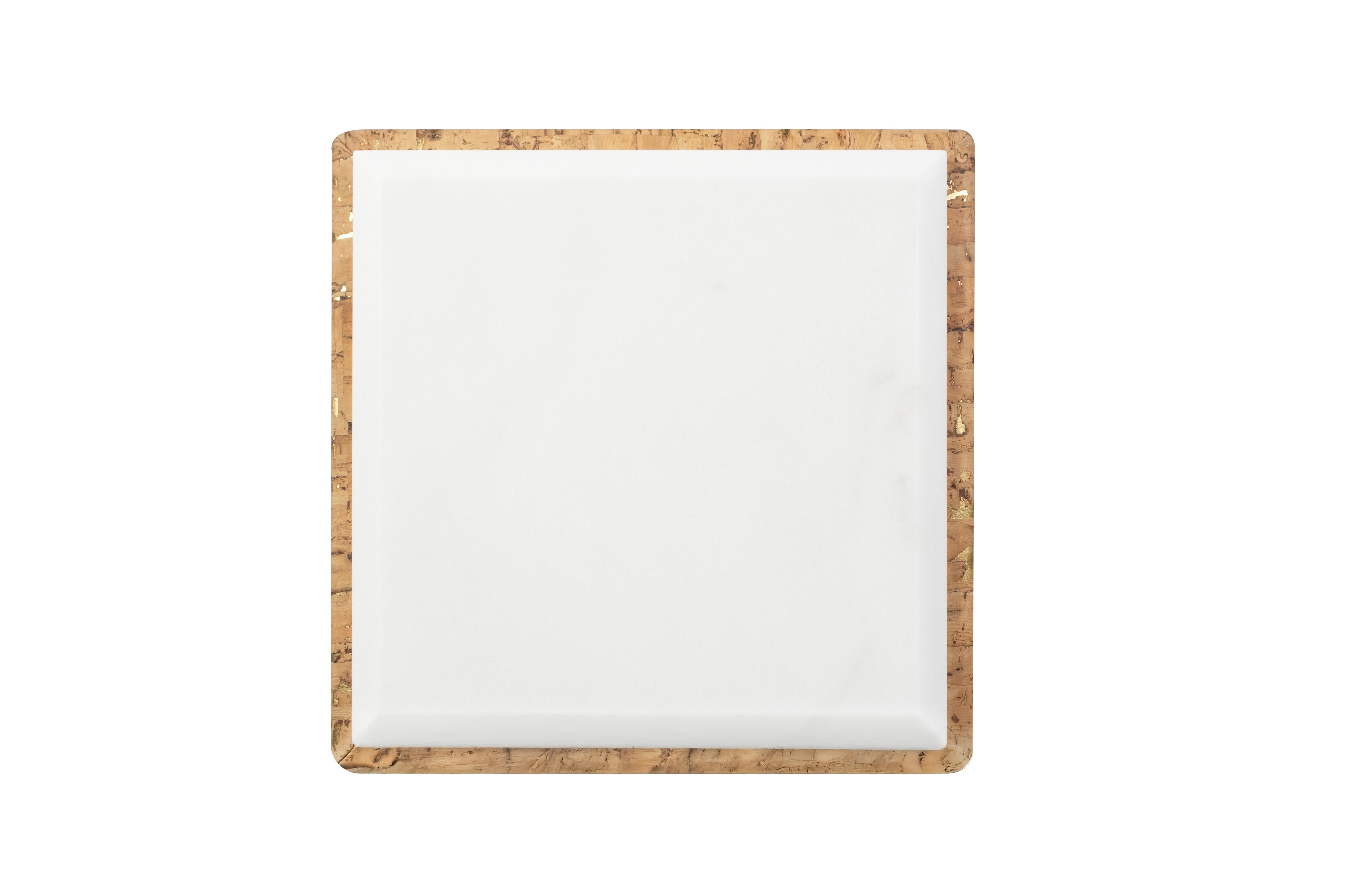 Brossé Table d'appoint moderne Ebro, liège, marbre Calacatta, fait main Portugal par Greenapple en vente