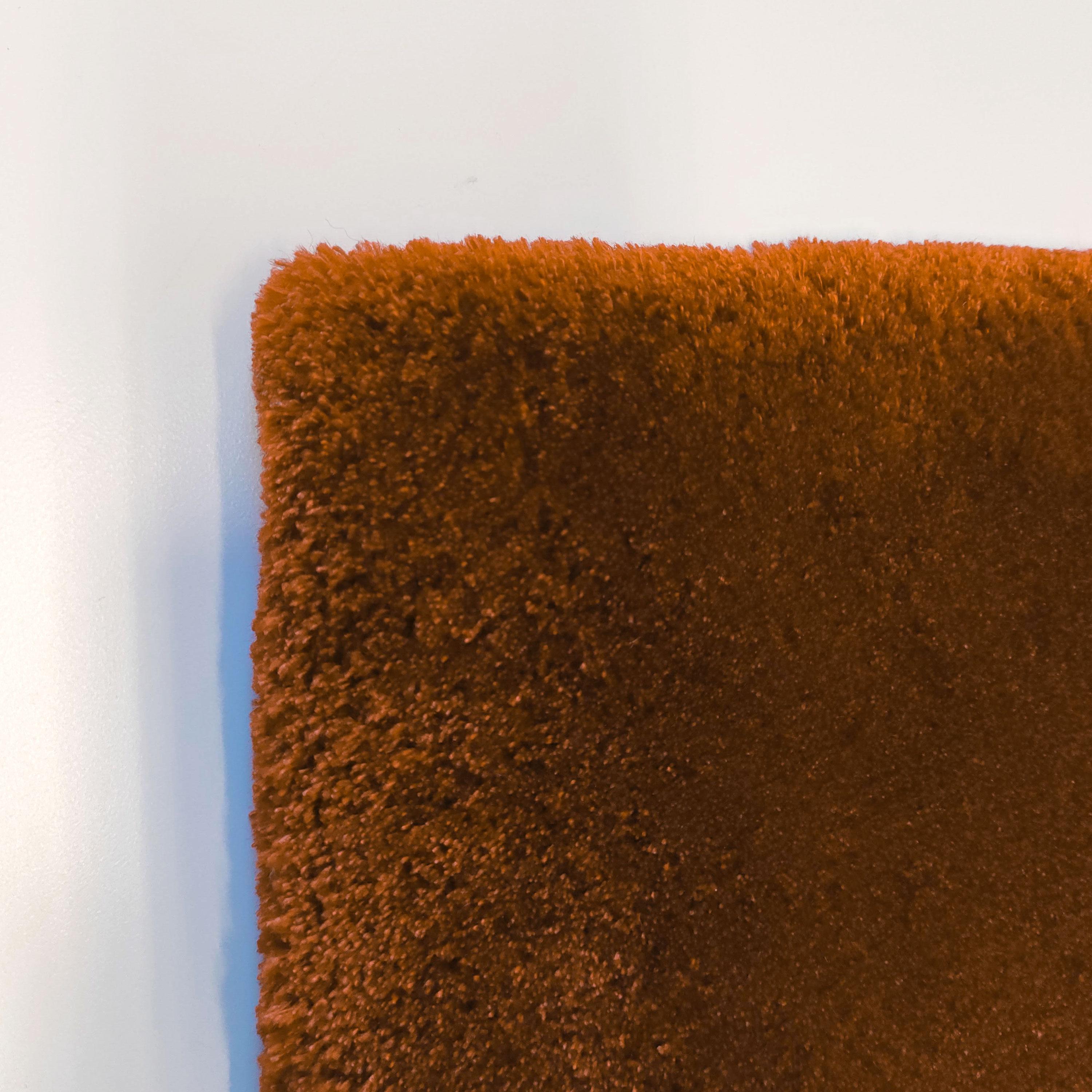 Moderner eklektischer Teppich im Memphis-Design-Stil mit handgetufteter botanischer Seide (21. Jahrhundert und zeitgenössisch) im Angebot