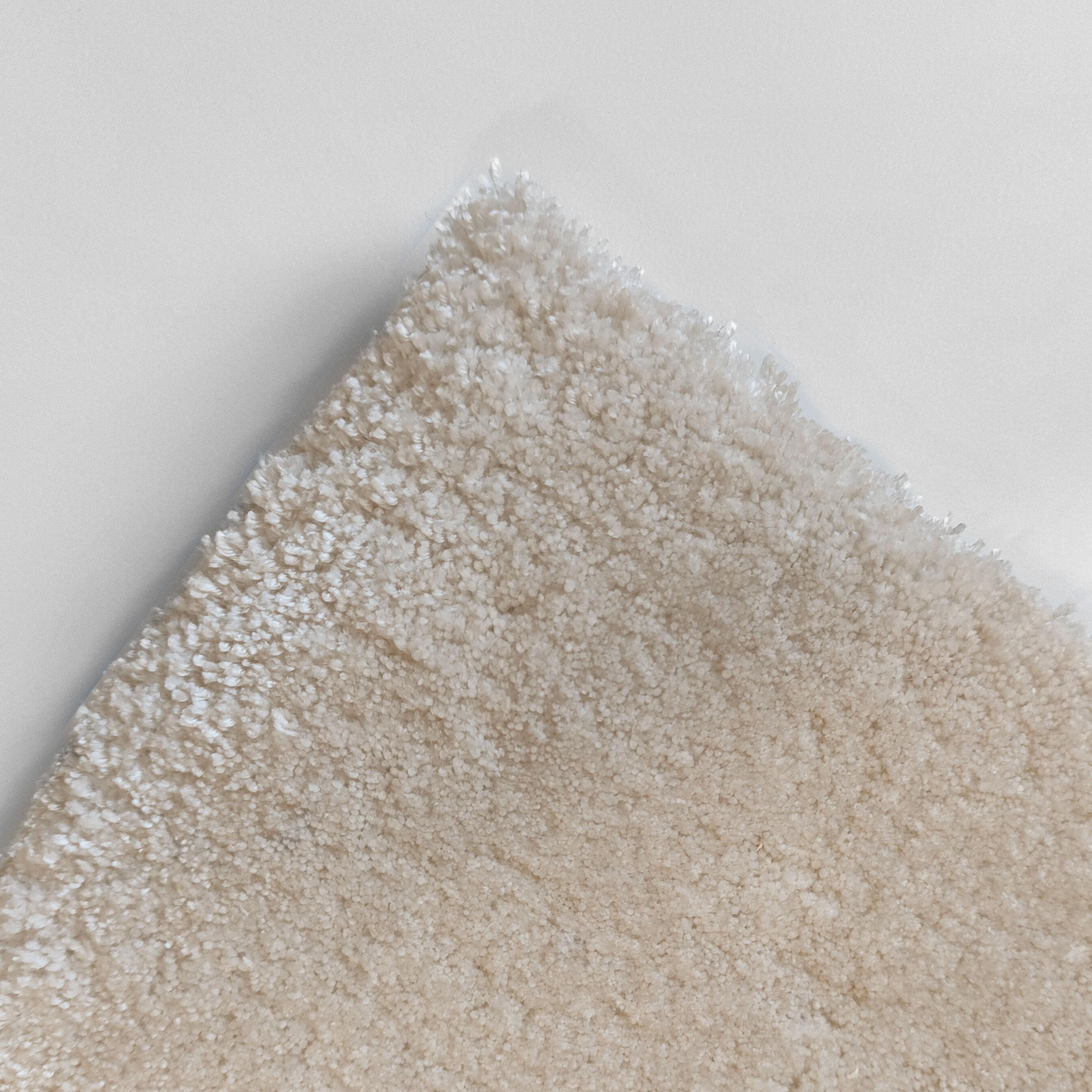 Modern Eclectic Rug with Hand-Tufted Botanical Silk In New Condition For Sale In Porto, PT
