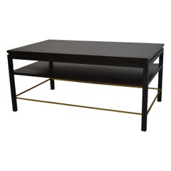 Mesa auxiliar moderna de nogal Edward Wormley para Dunbar