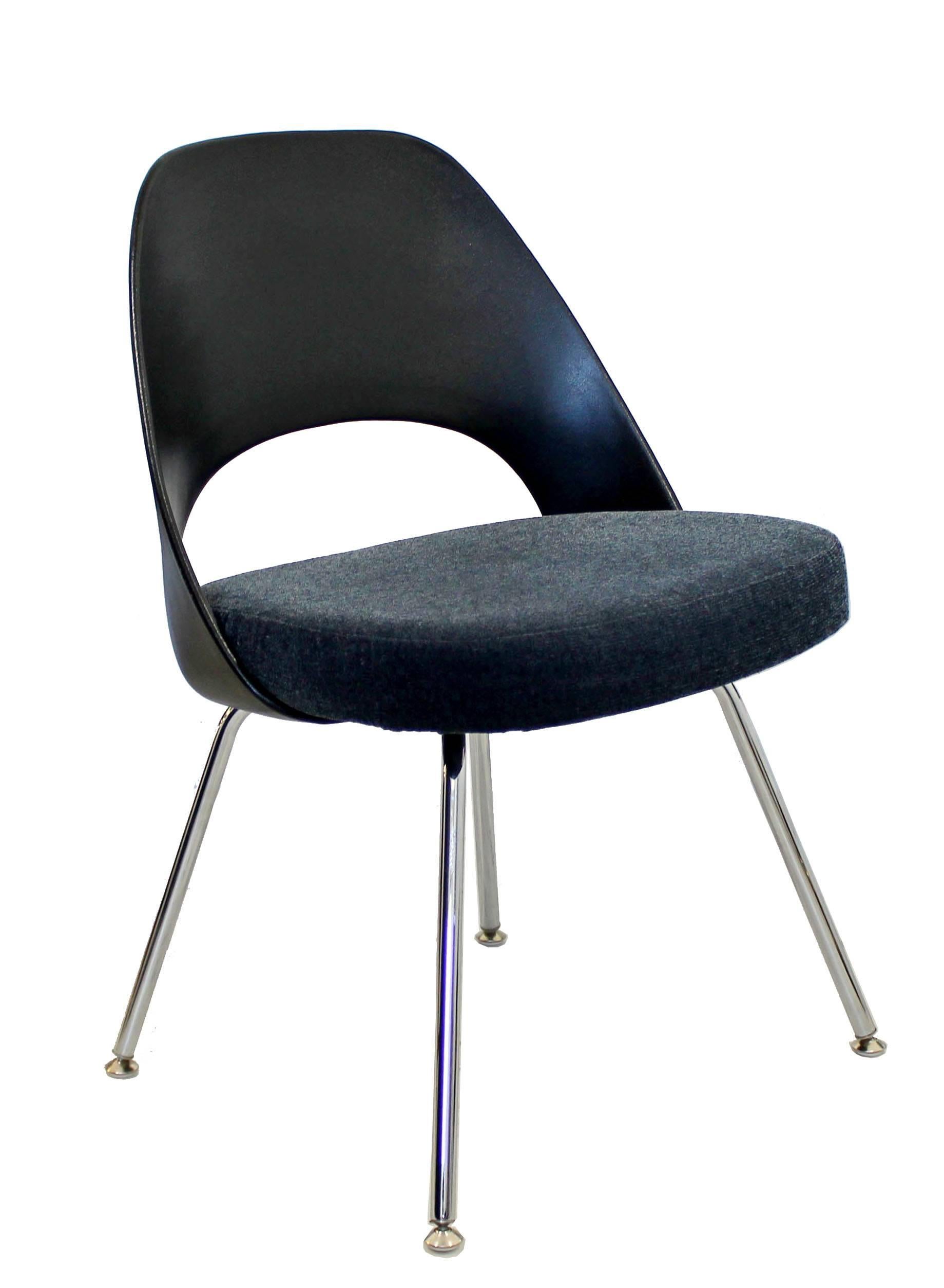 American Modern Eero Saarinen for Knoll Set of Three Office Side Chairs, 2011