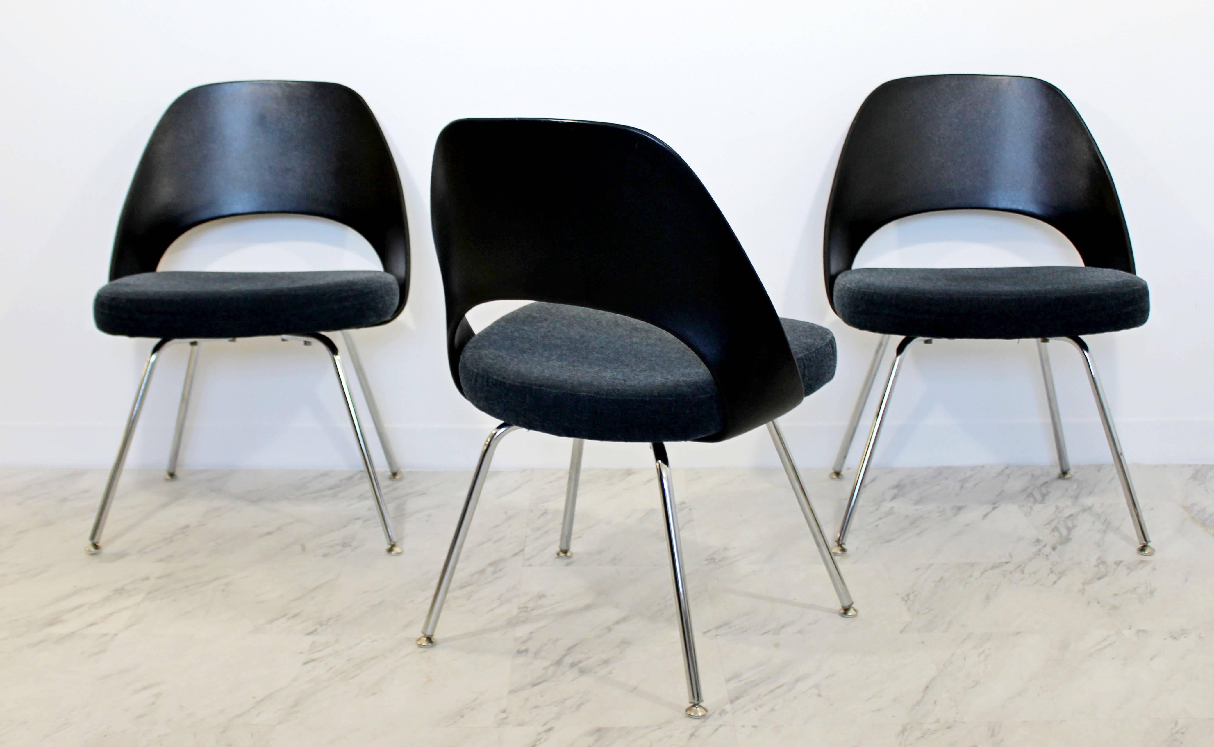Modern Eero Saarinen for Knoll Set of Three Office Side Chairs, 2011 1