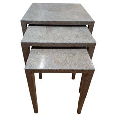 Moderne Eierschalen-Lack-Stapeltische ~ 3er-Set ~