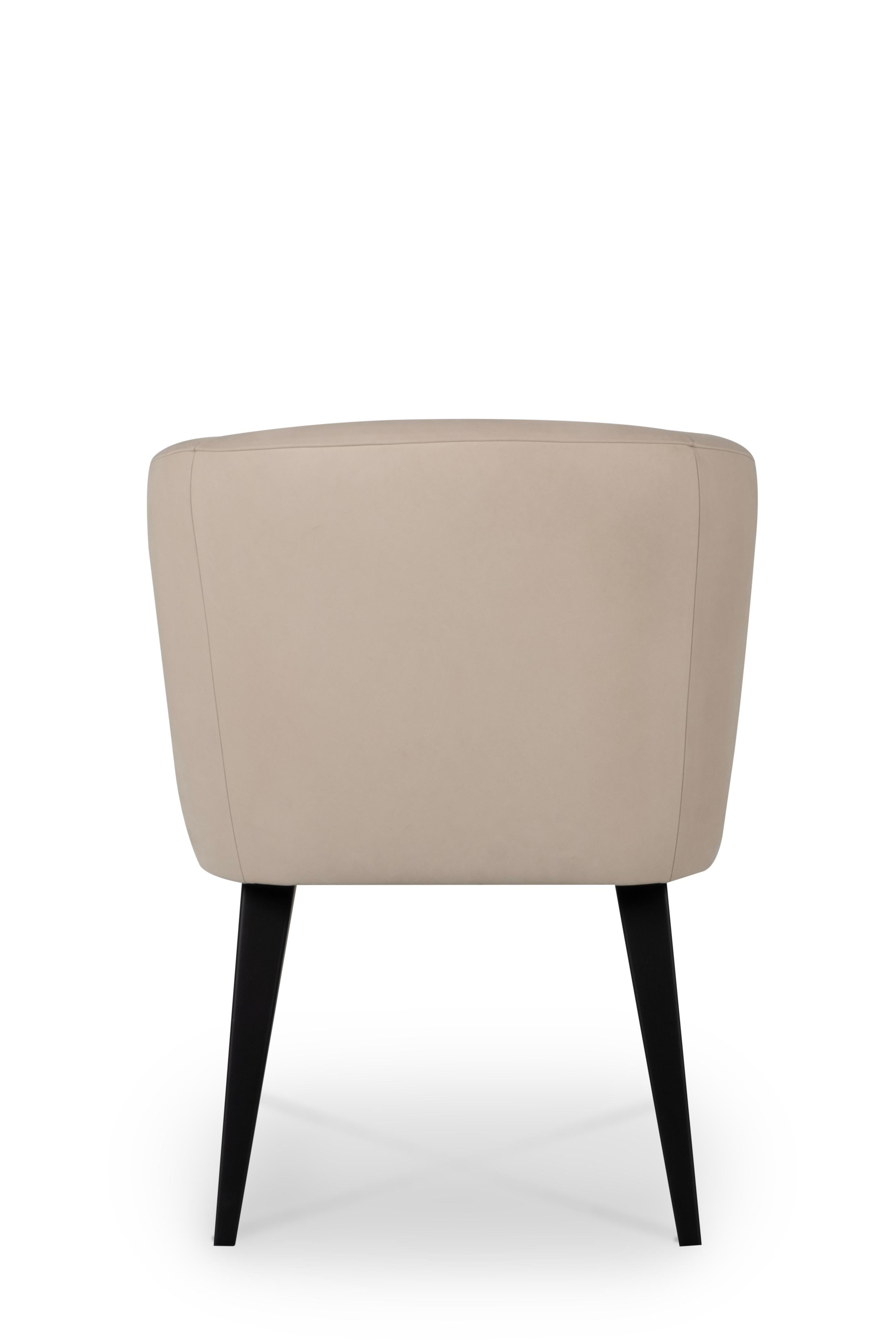 Laqué Chaises de salle à manger modernes en cuir Eleanor, Brown, faites à la main au Portugal par Greenapple en vente