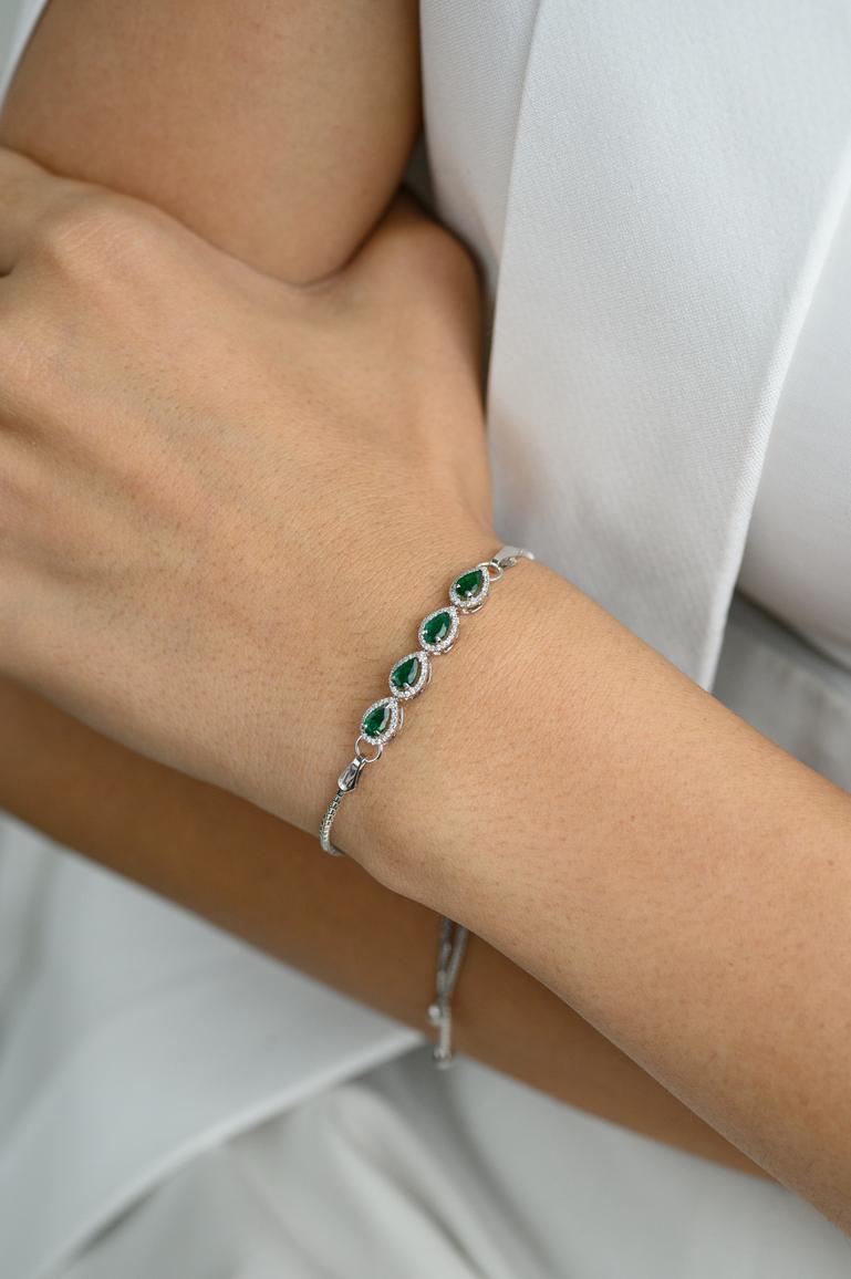 Modern Emerald Diamond Adjustable Bracelet 18k Solid White Gold, Christmas Gift In New Condition For Sale In Houston, TX