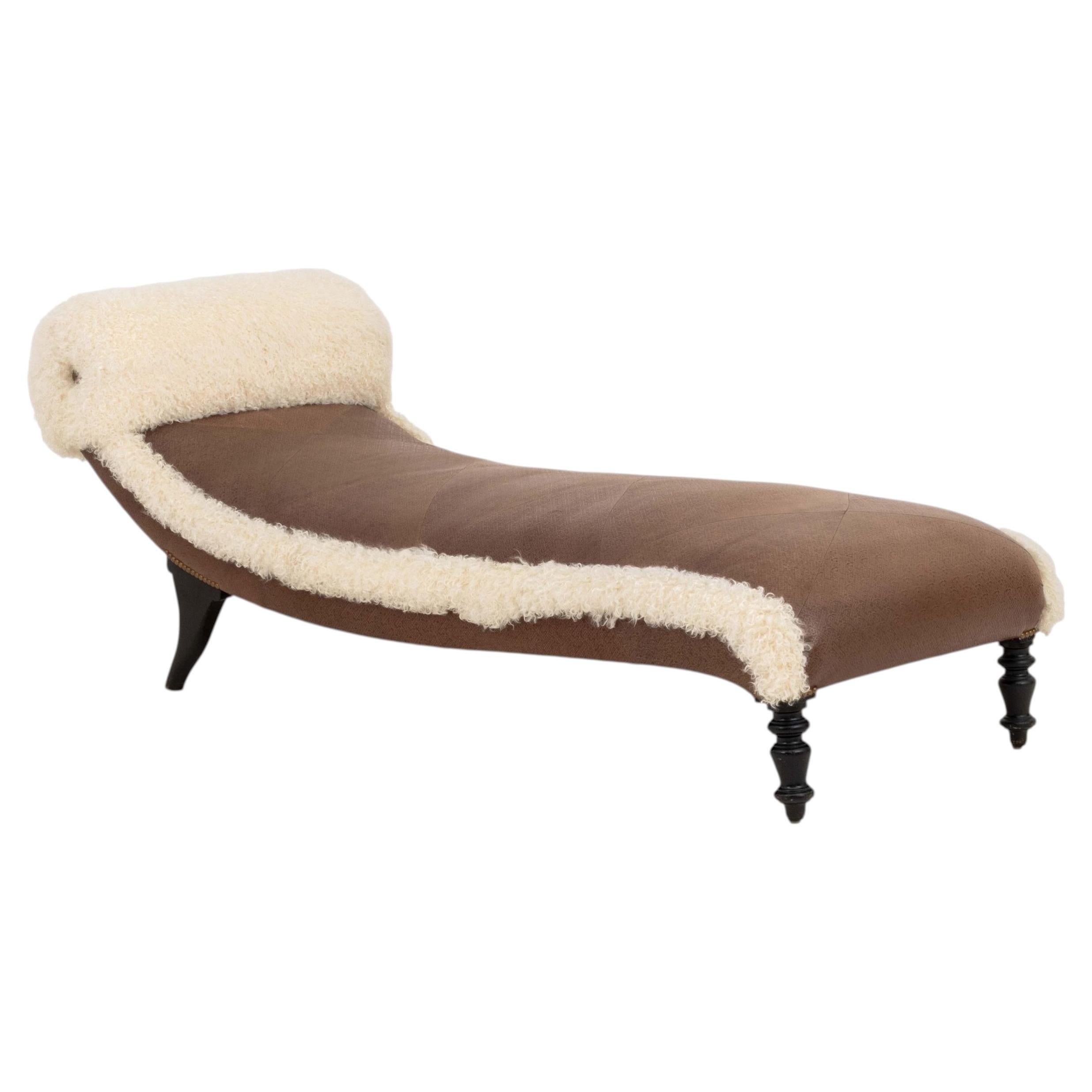 Modern Embossed Leather Chaise Longue in Adrian Pearsall Style For Sale