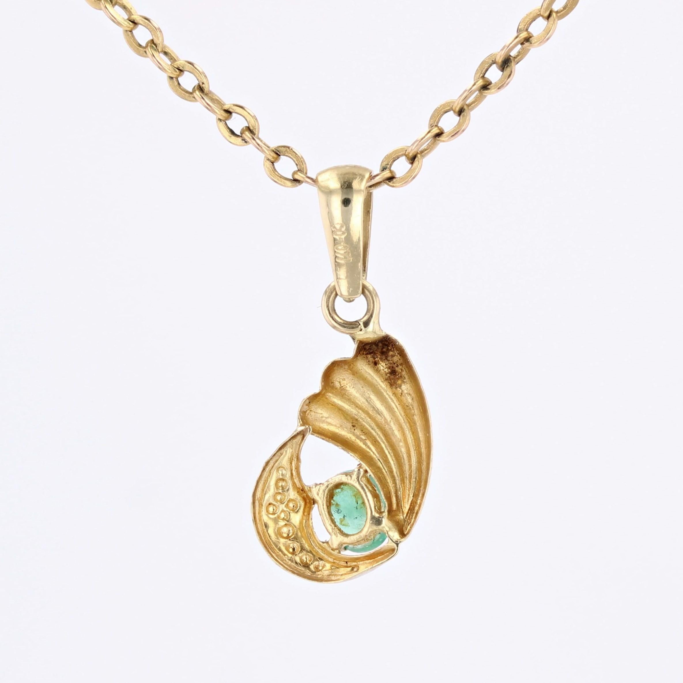 Pendentif moderne en or jaune 18 carats avec émeraude en vente 2