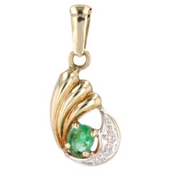 Modern Emerald 18 Karat Yellow Gold Pendant