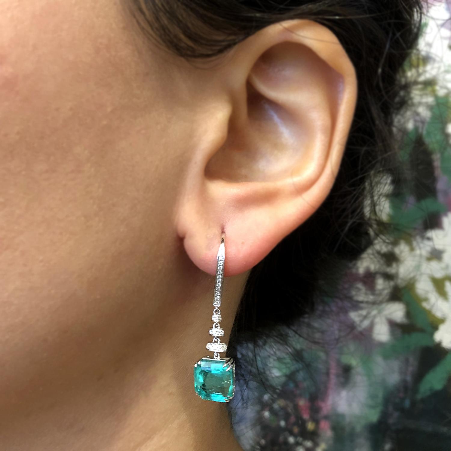 Women's Modern Emerald Diamond Gold Drop Earrings