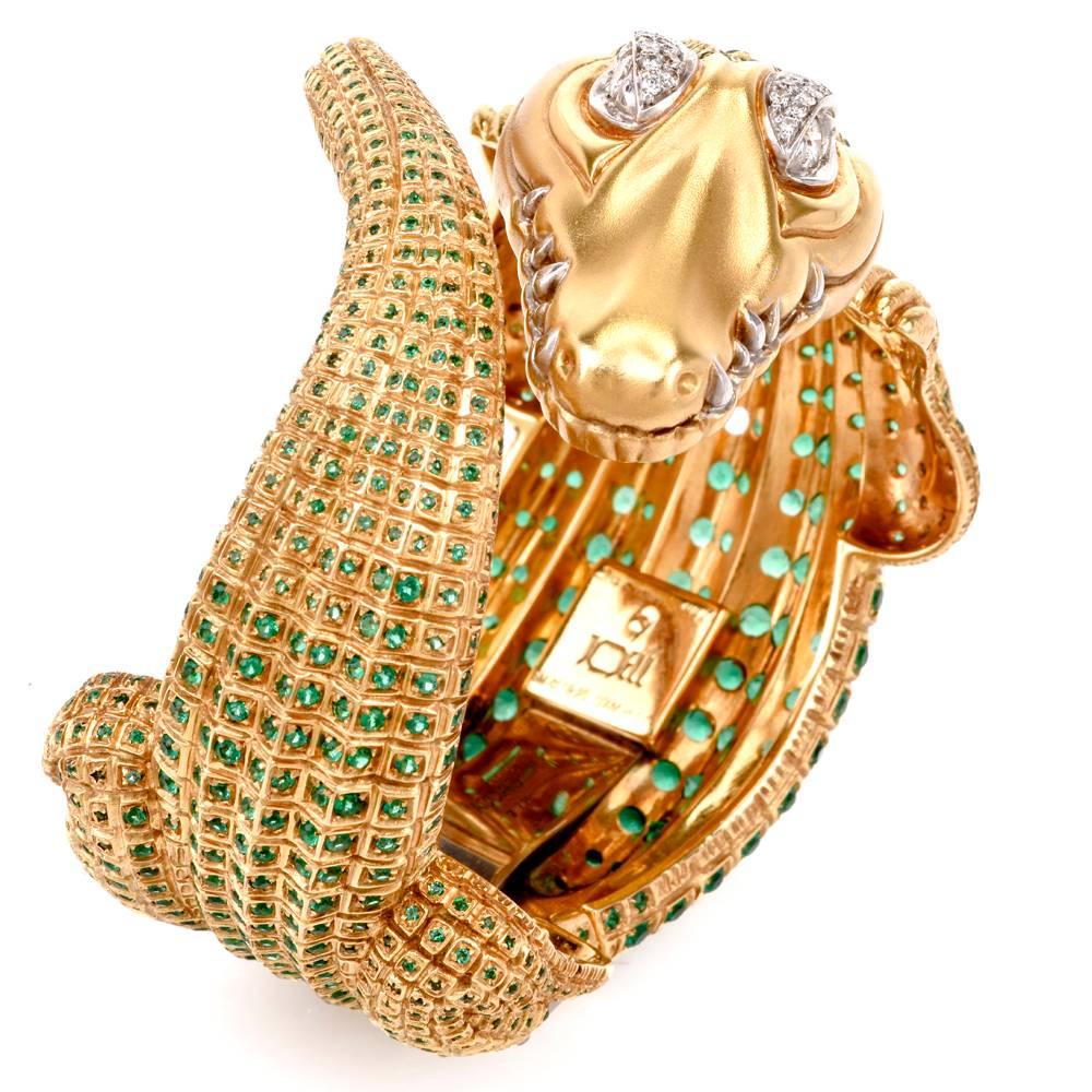 This opulent, quintessentially Retro design bangle bracelet is of Italian provenance, rendered in solid 18-karat green gold, weighing 182.9 grams and measuring approx. 7.50 inches around the wrist.

The impressive bangle cuff bracelet with