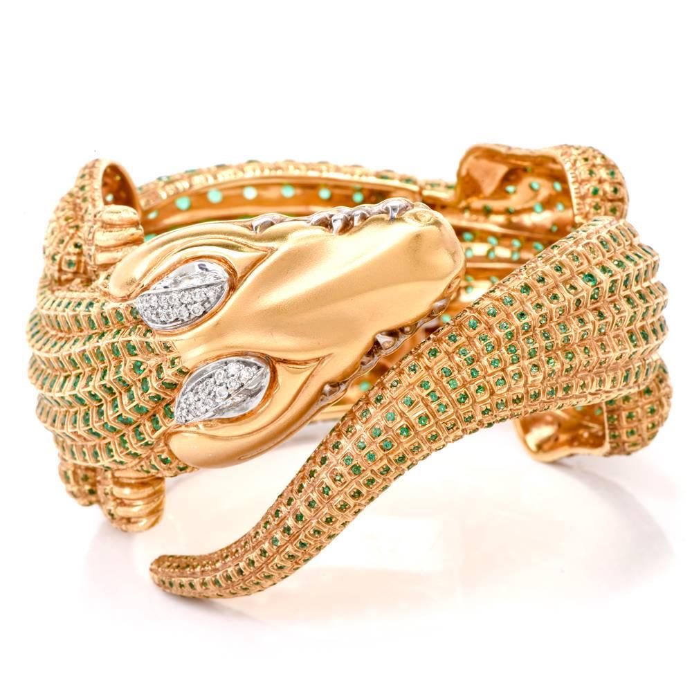 Modern Emerald Diamond Green Gold Alligator Bangle Bracelet In Excellent Condition In Miami, FL
