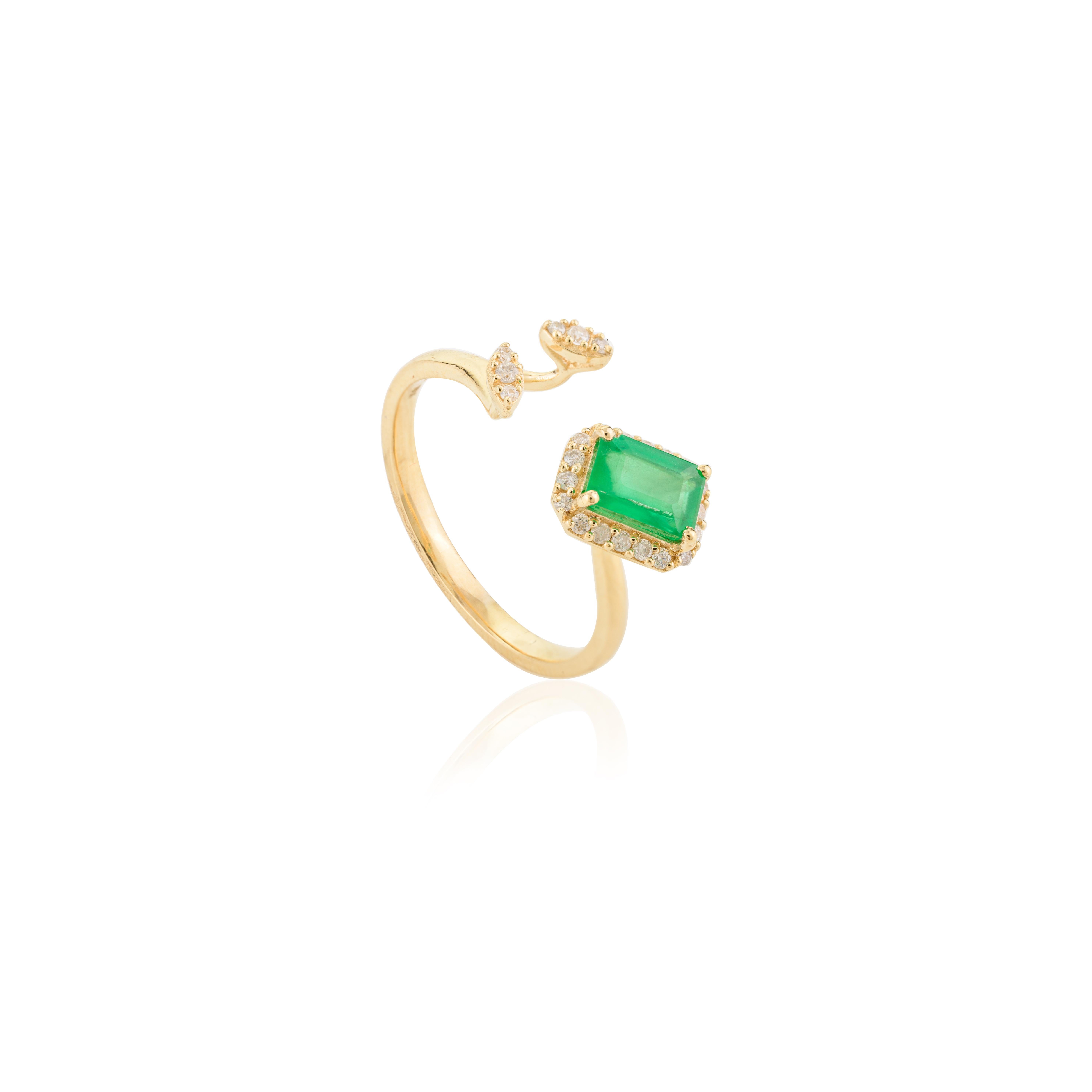 En vente :  The Moderns Emerald Diamond Open Ring for Her in 18k Solid Yellow Gold (Bague ouverte en or jaune 18 carats avec émeraude et diamant) 7