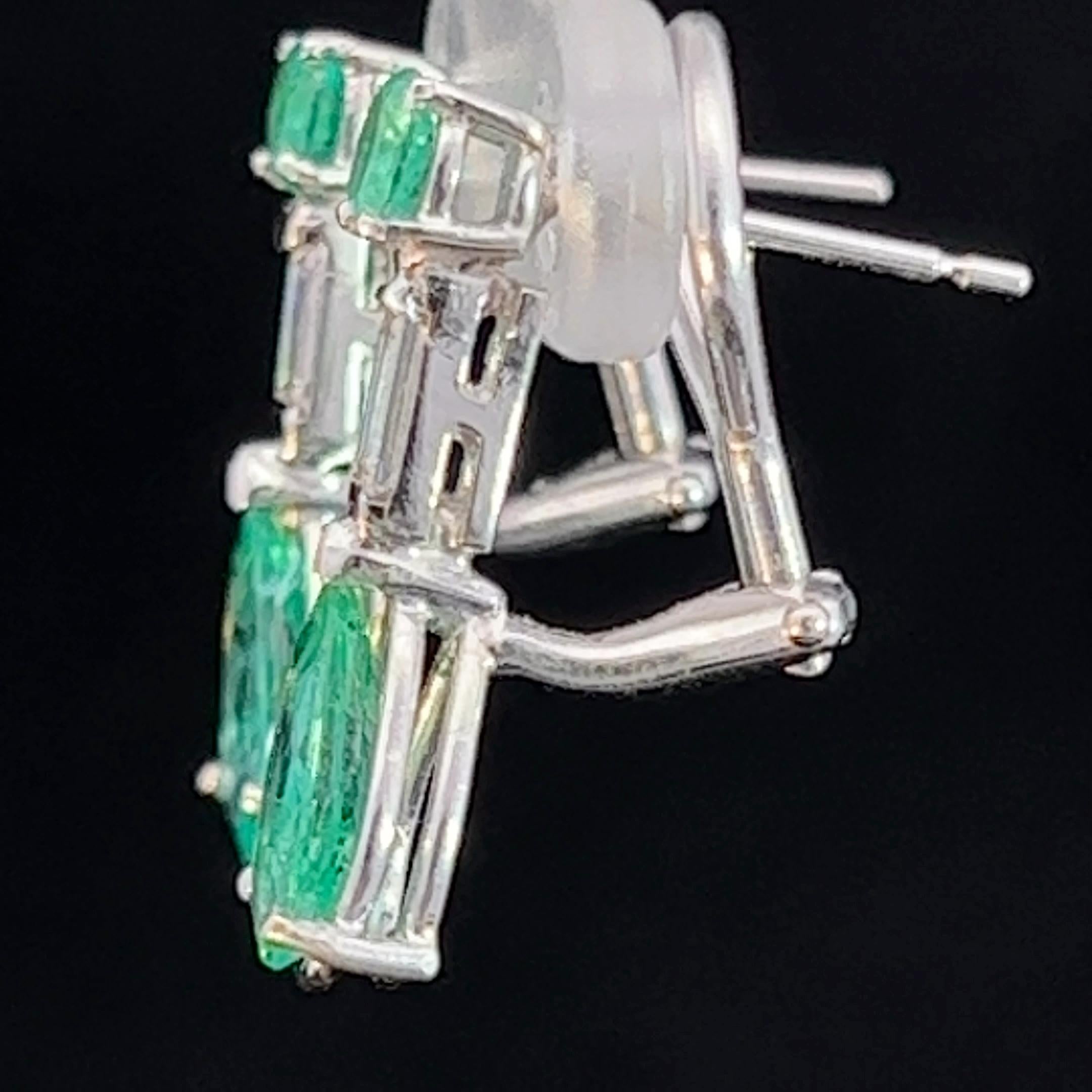 Women's or Men's Modern Emerald & Diamond Platinum Earrings Circa 2000s For Sale