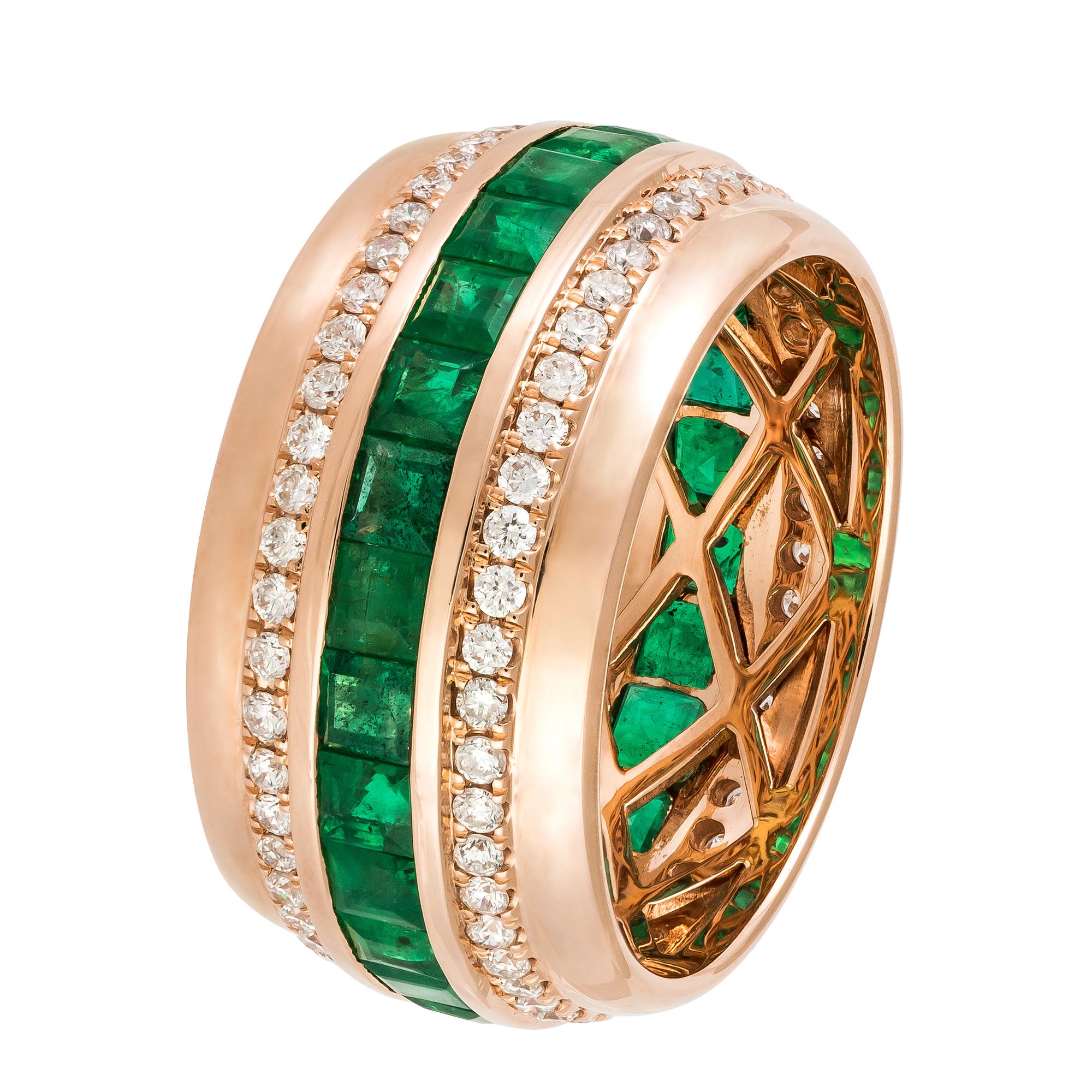 Round Cut Modern Emerald Diamond Rose Gold 18K Band Ring for Her For Sale