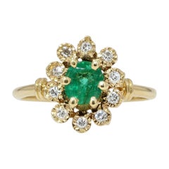 Modern Emerald Diamonds 18 Karat Yellow Gold Daisy Ring