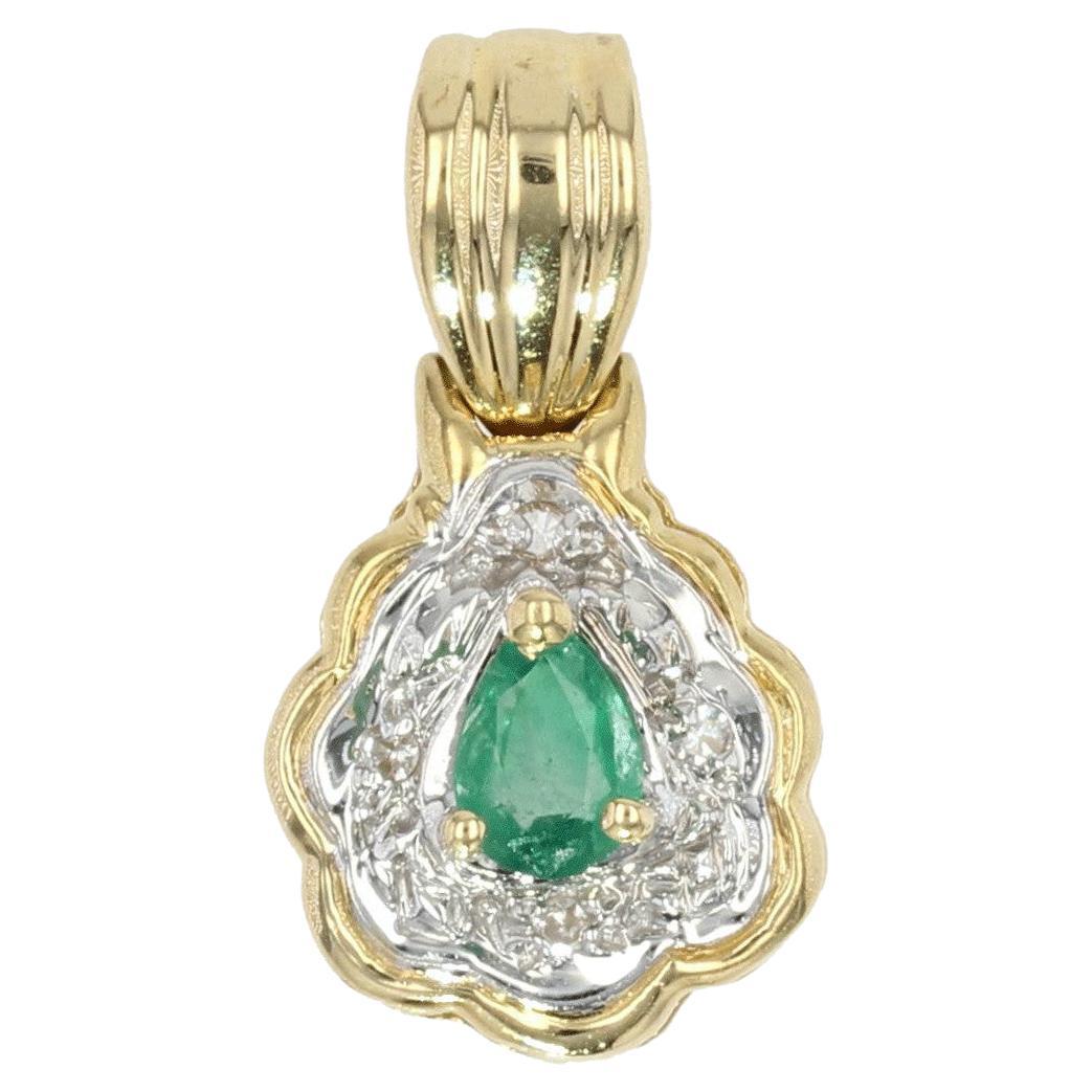 Pendentif moderne en or jaune 18 carats avec diamants et émeraudes