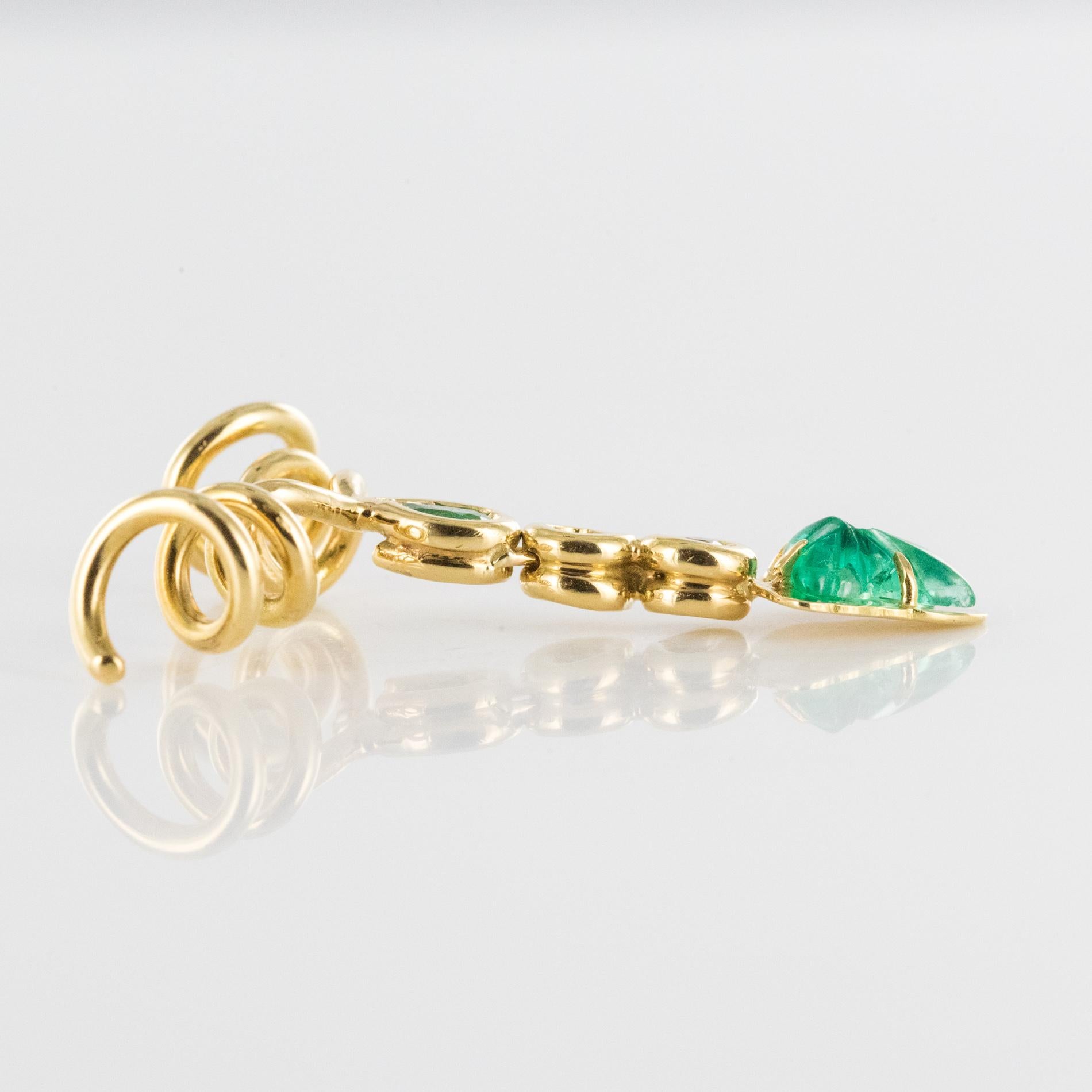 Modern Emerald Diamonds 18 Karat Yellow Gold Vine Leaves Pendant For Sale 6