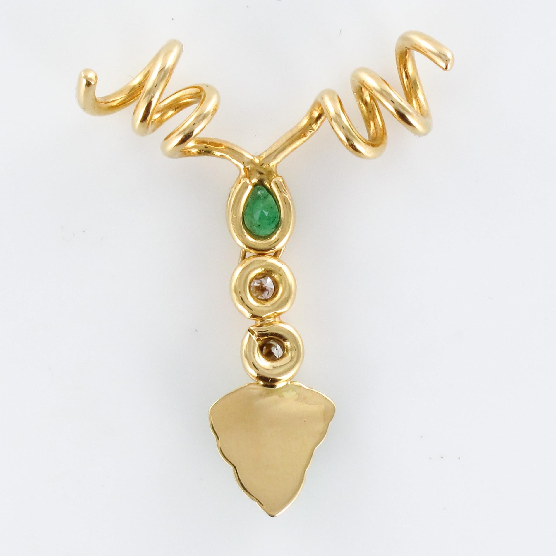 Modern Emerald Diamonds 18 Karat Yellow Gold Vine Leaves Pendant For Sale 8