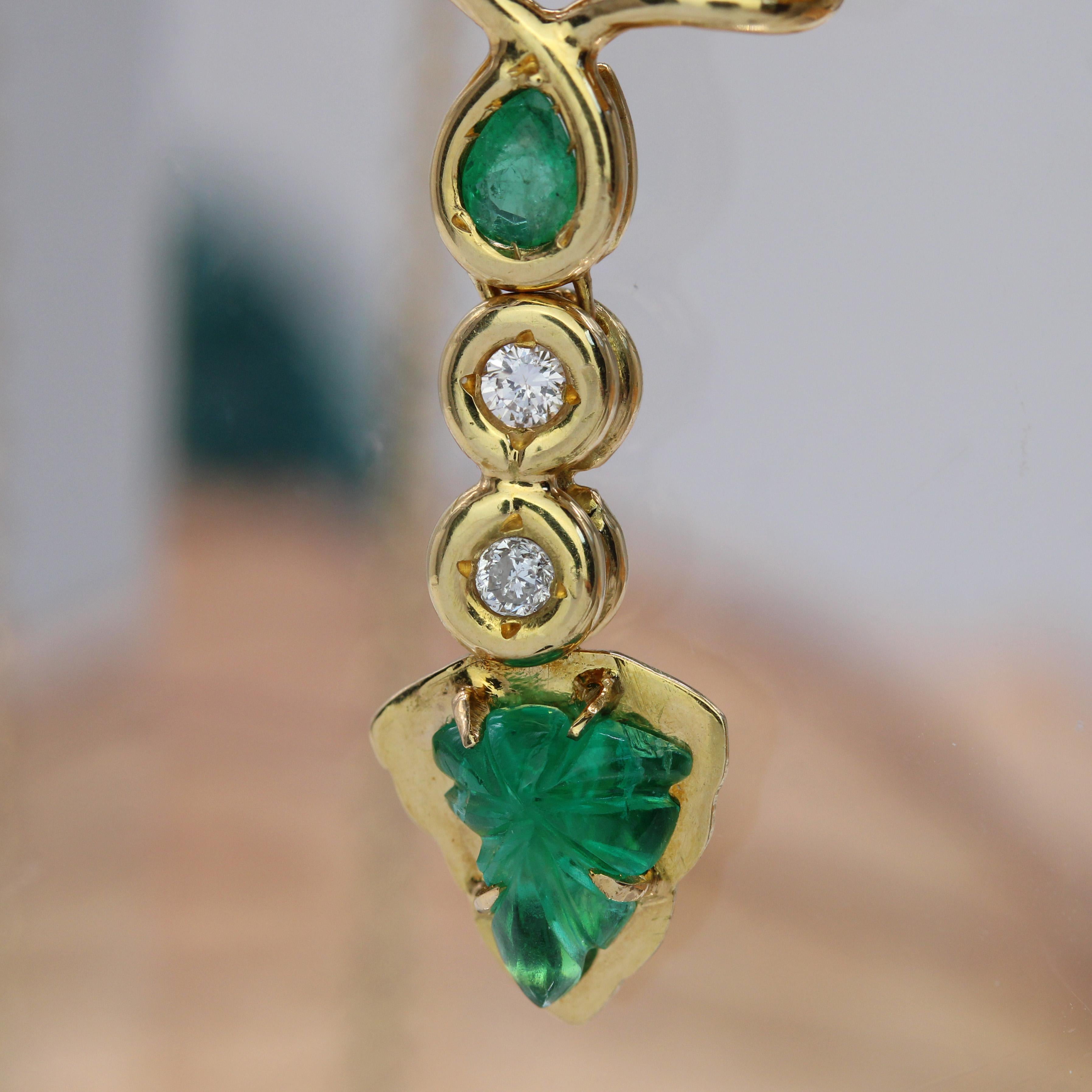 Pendentif moderne en or jaune 18 carats avec diamants émeraudes et feuilles de vigne en vente 10