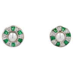 Orecchini moderni con diamanti di smeraldo e perle coltivate in oro bianco 18 carati