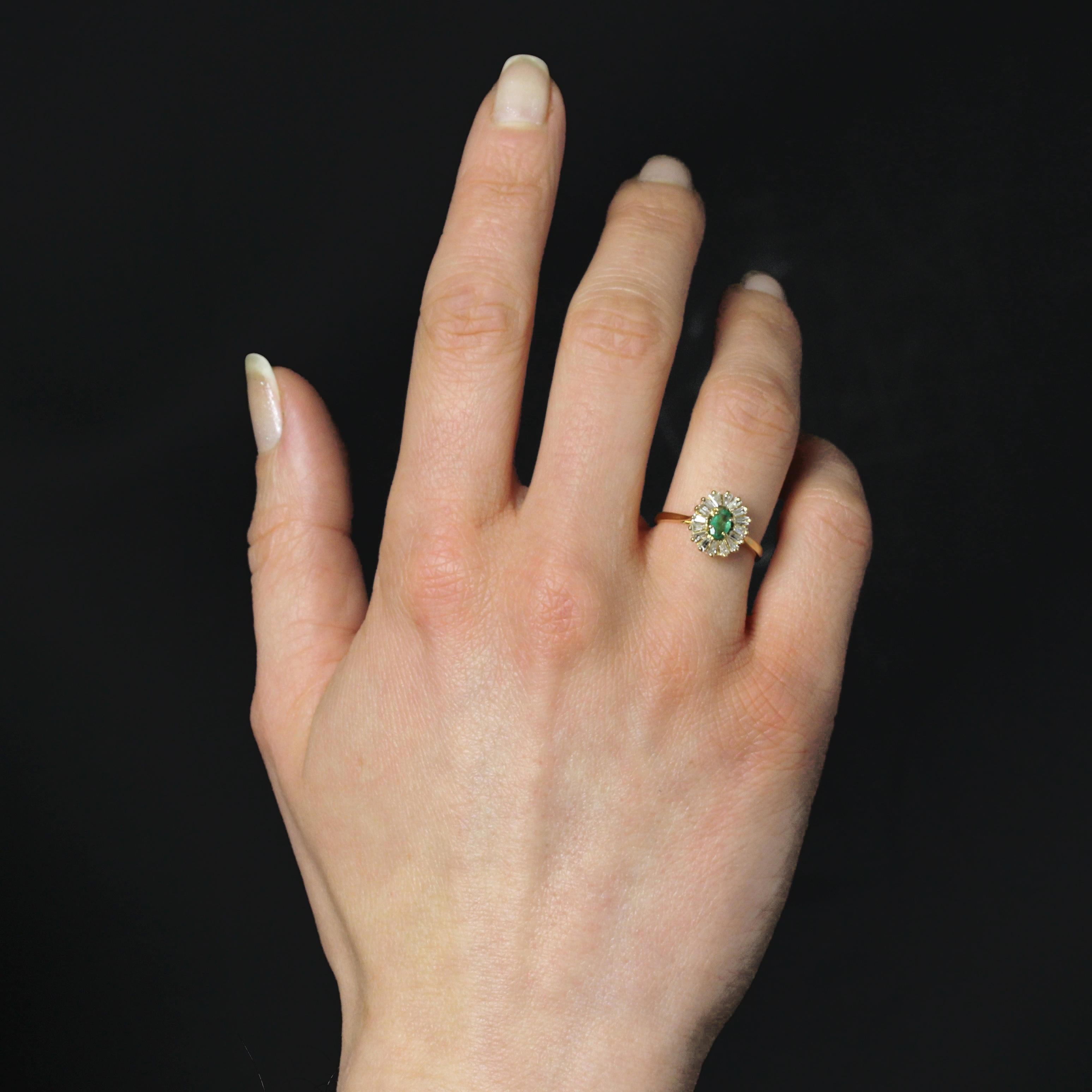Modern Emerald Trapeze Diamonds 18 Karat Yellow Gold Ring In Good Condition For Sale In Poitiers, FR