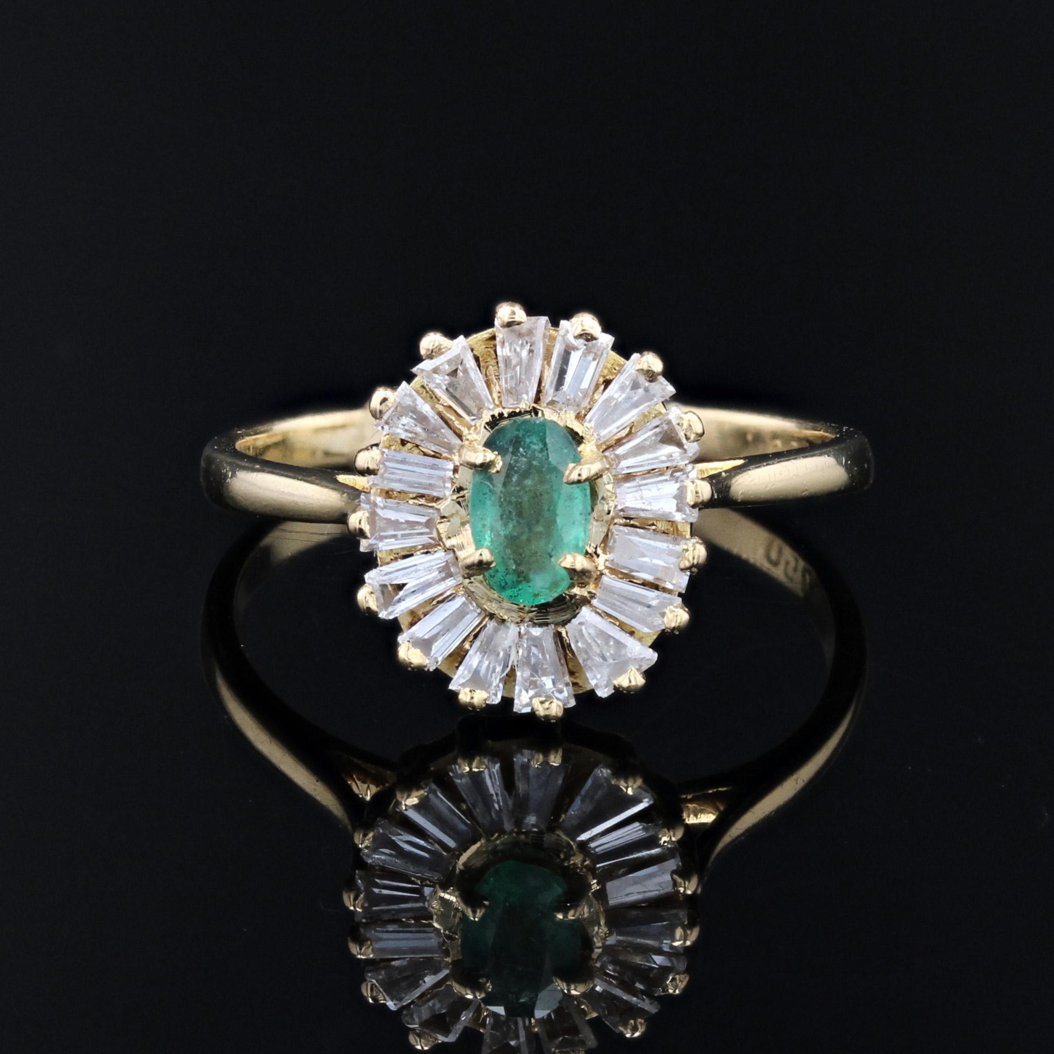 Women's Modern Emerald Trapeze Diamonds 18 Karat Yellow Gold Ring For Sale