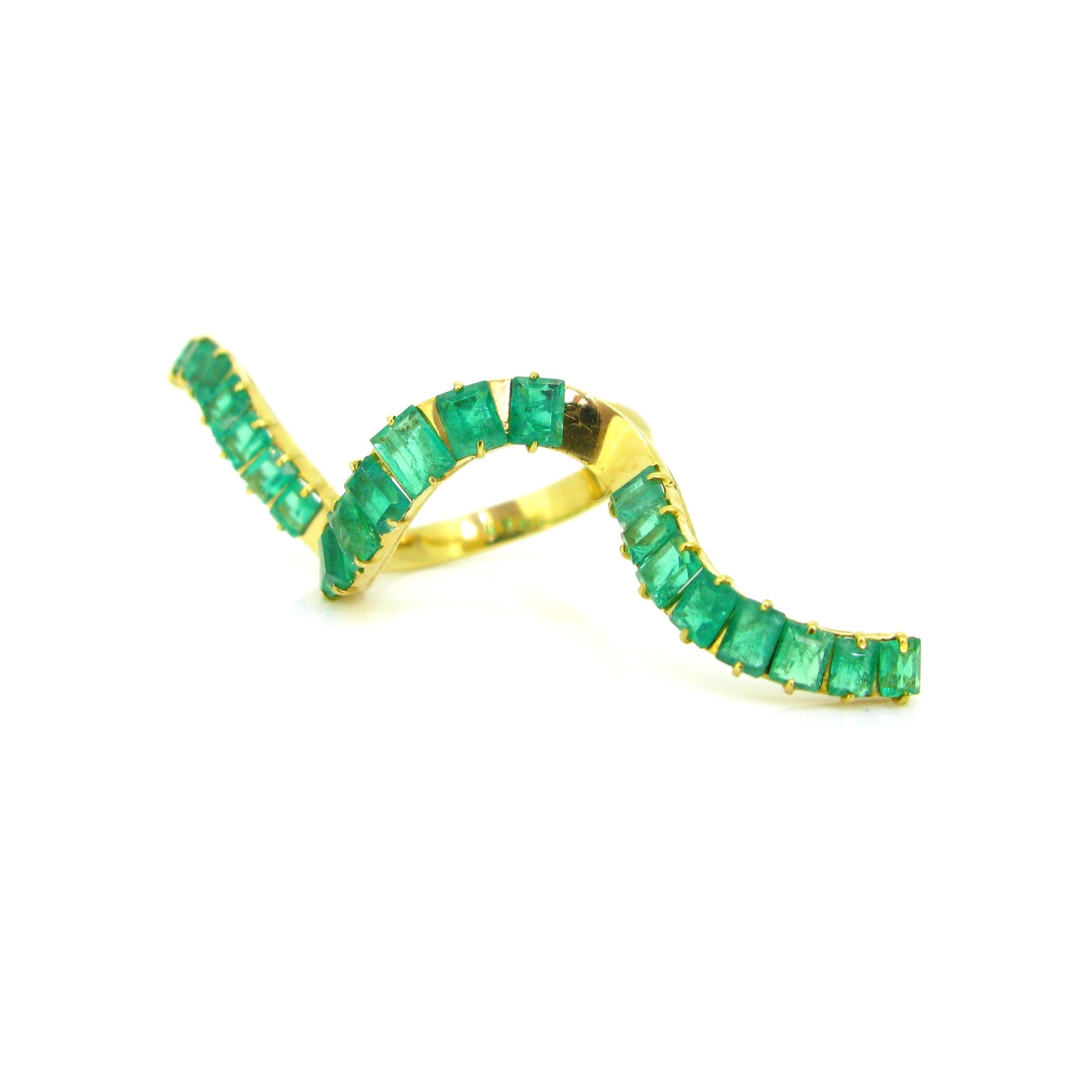 Women's or Men's Modern Emeralds Yellow Gold Cocktail Fashion Design Wave Ring For Sale