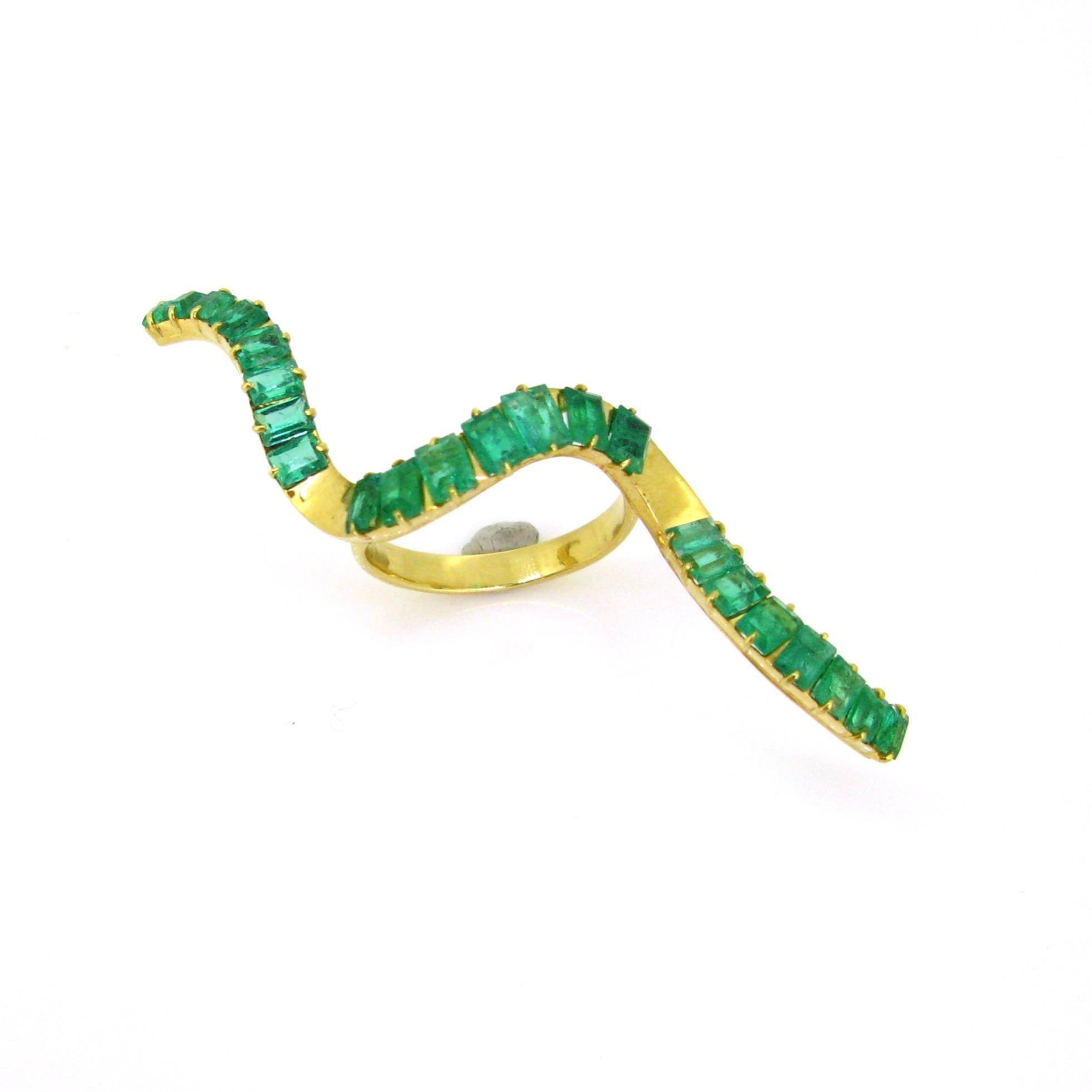 Modern Emeralds Yellow Gold Cocktail Fashion Design Wave Ring For Sale 2
