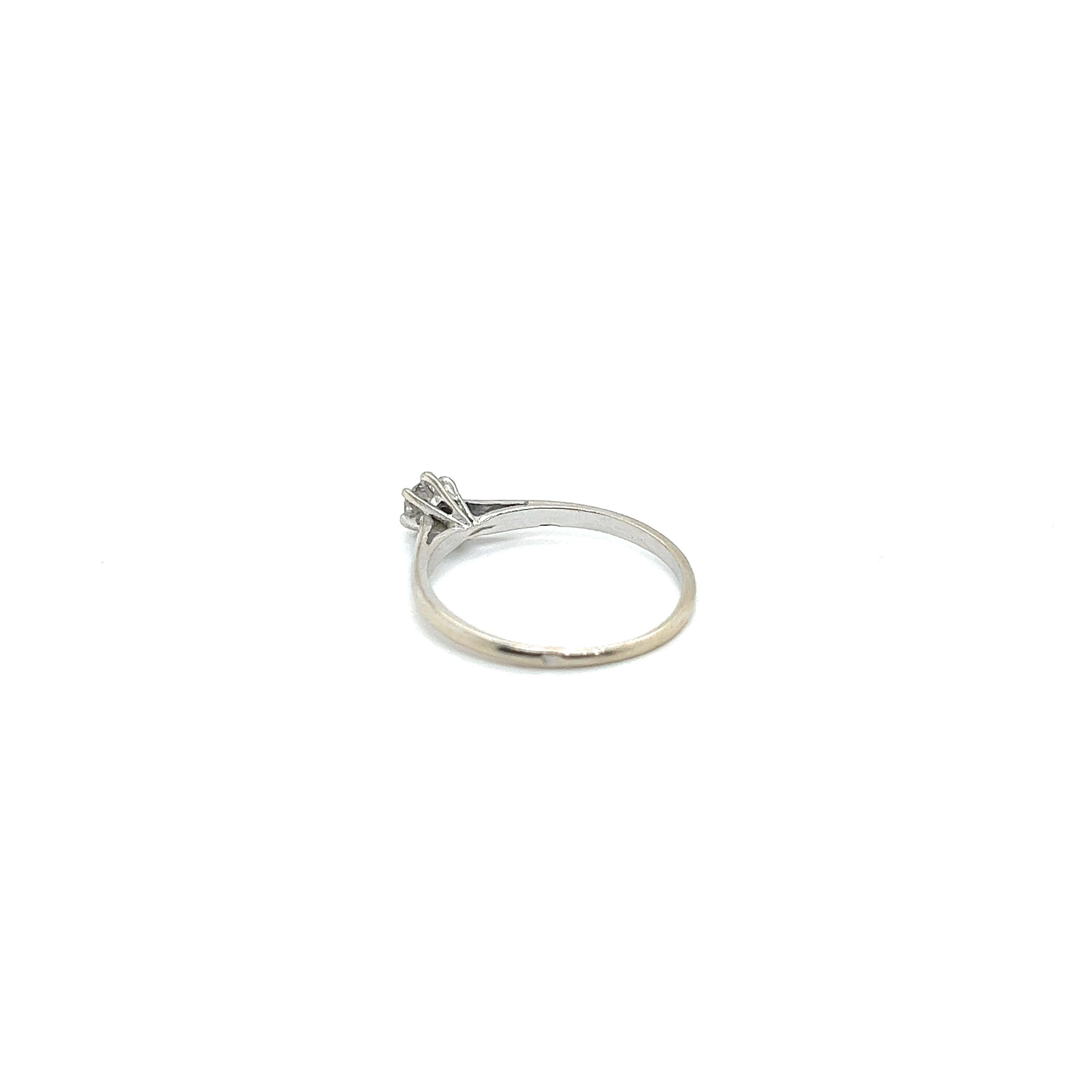 Modern Engagement Ring Diamond 0.15 Karat White Gold 18 Karat  For Sale 7