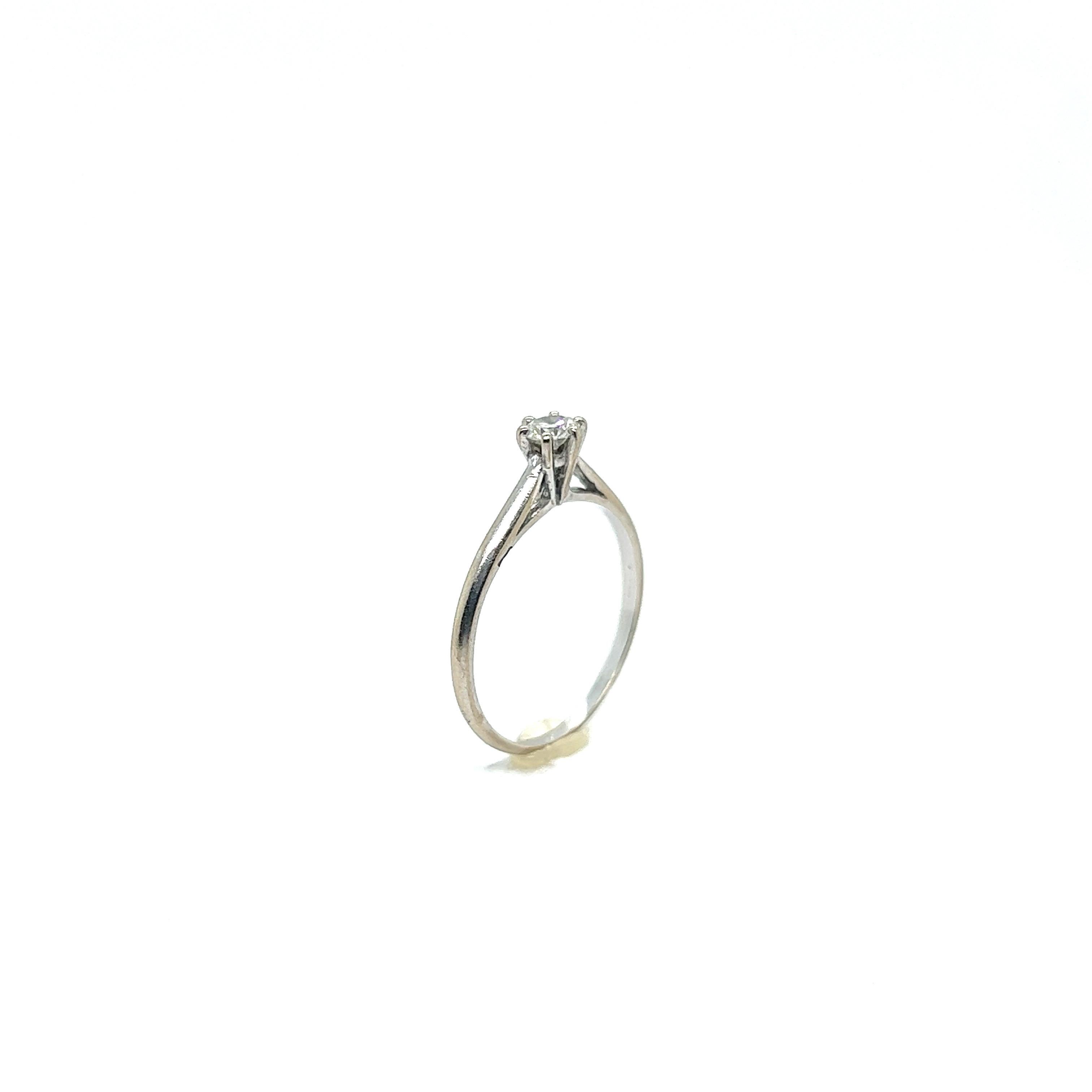 Modern Engagement Ring Diamond 0.15 Karat White Gold 18 Karat  For Sale 11