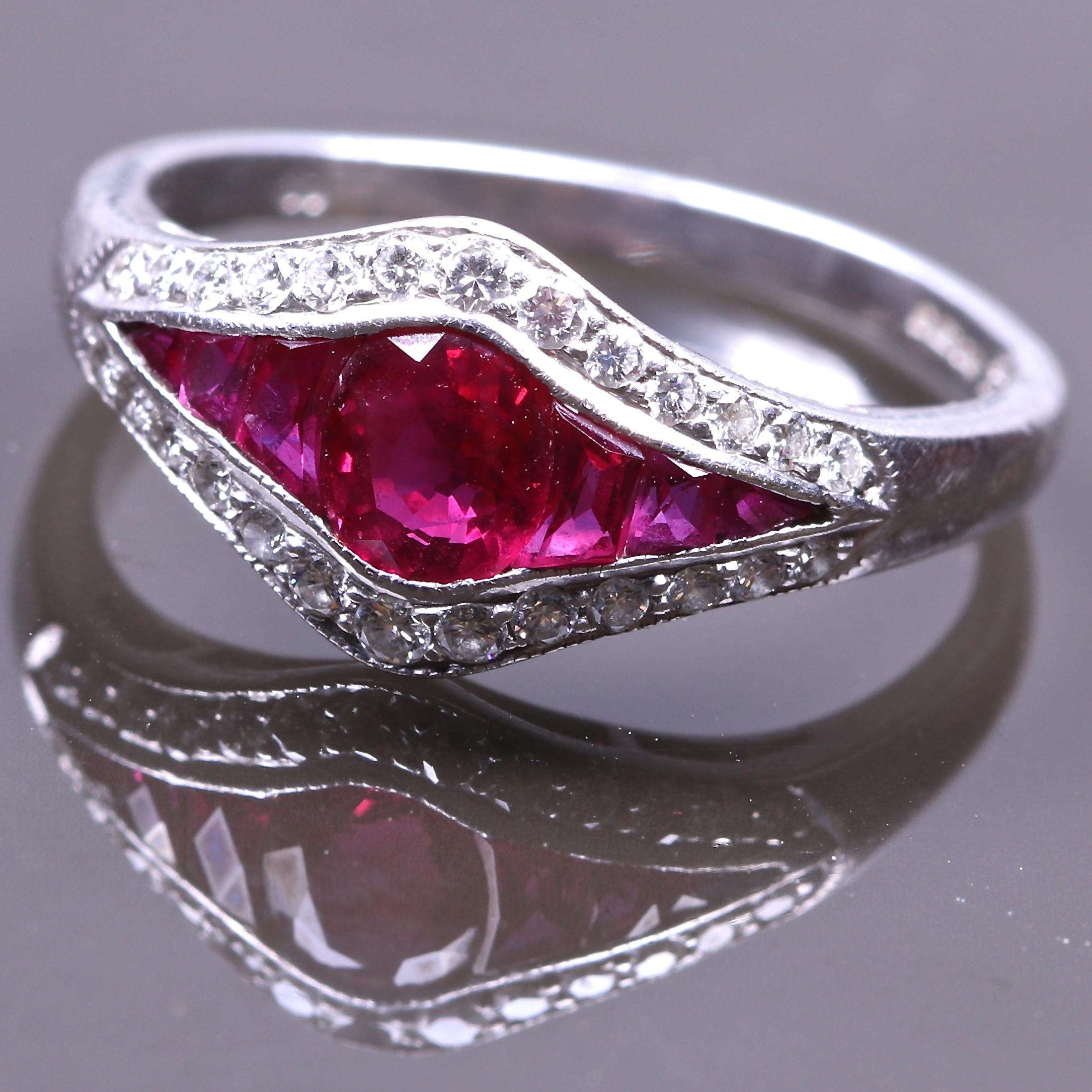 Round Cut Modern English Ruby Diamond 18 Karat Gold Ring