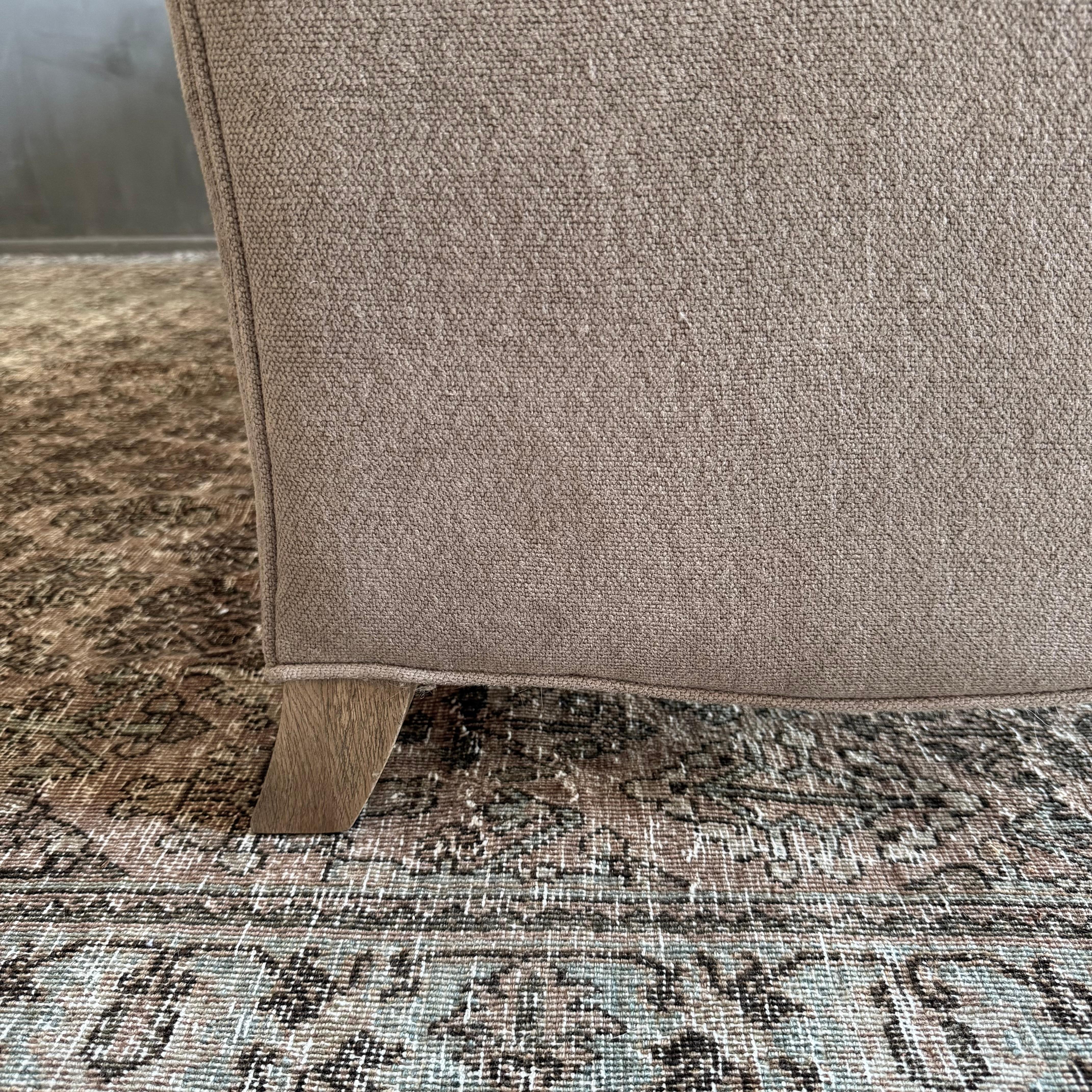 Modern English Sofa in 100% Hemp Ecorcé with Down Cushion en vente 7