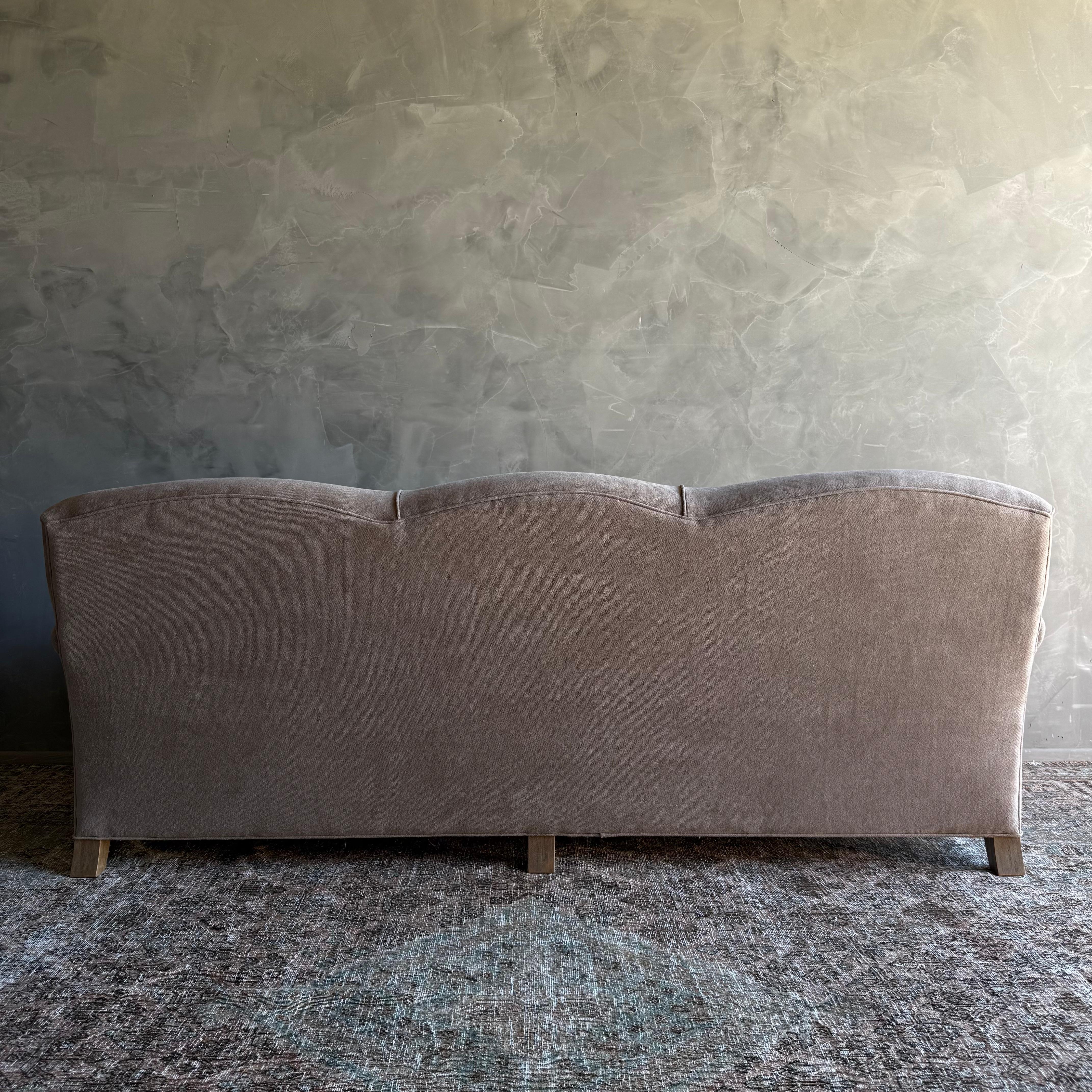 Modern English Sofa in 100% Hemp Ecorcé with Down Cushion en vente 9