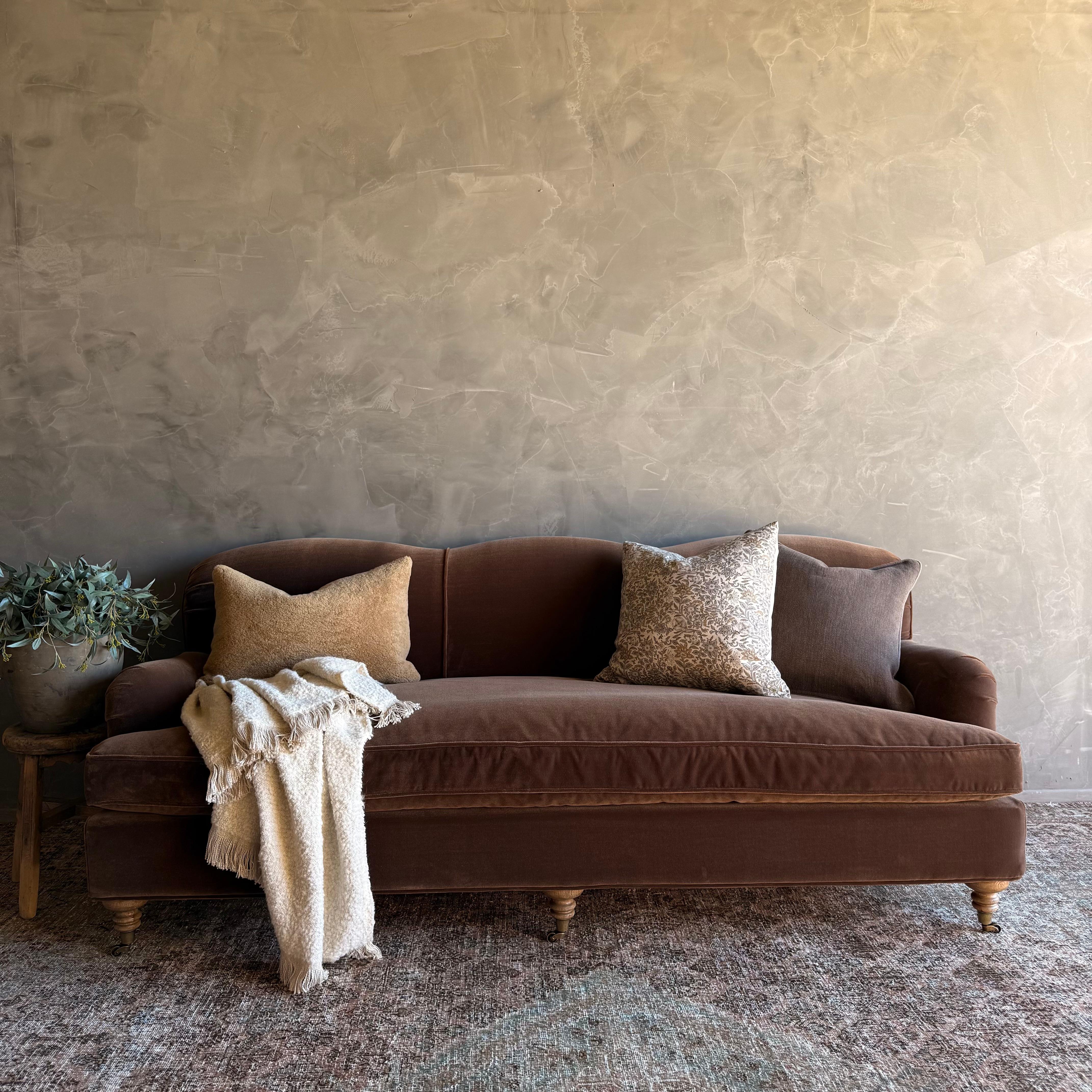 Modern English Sofa in Chestnut Brown in Faux Velvet Mohair with Down Cushion en vente 6