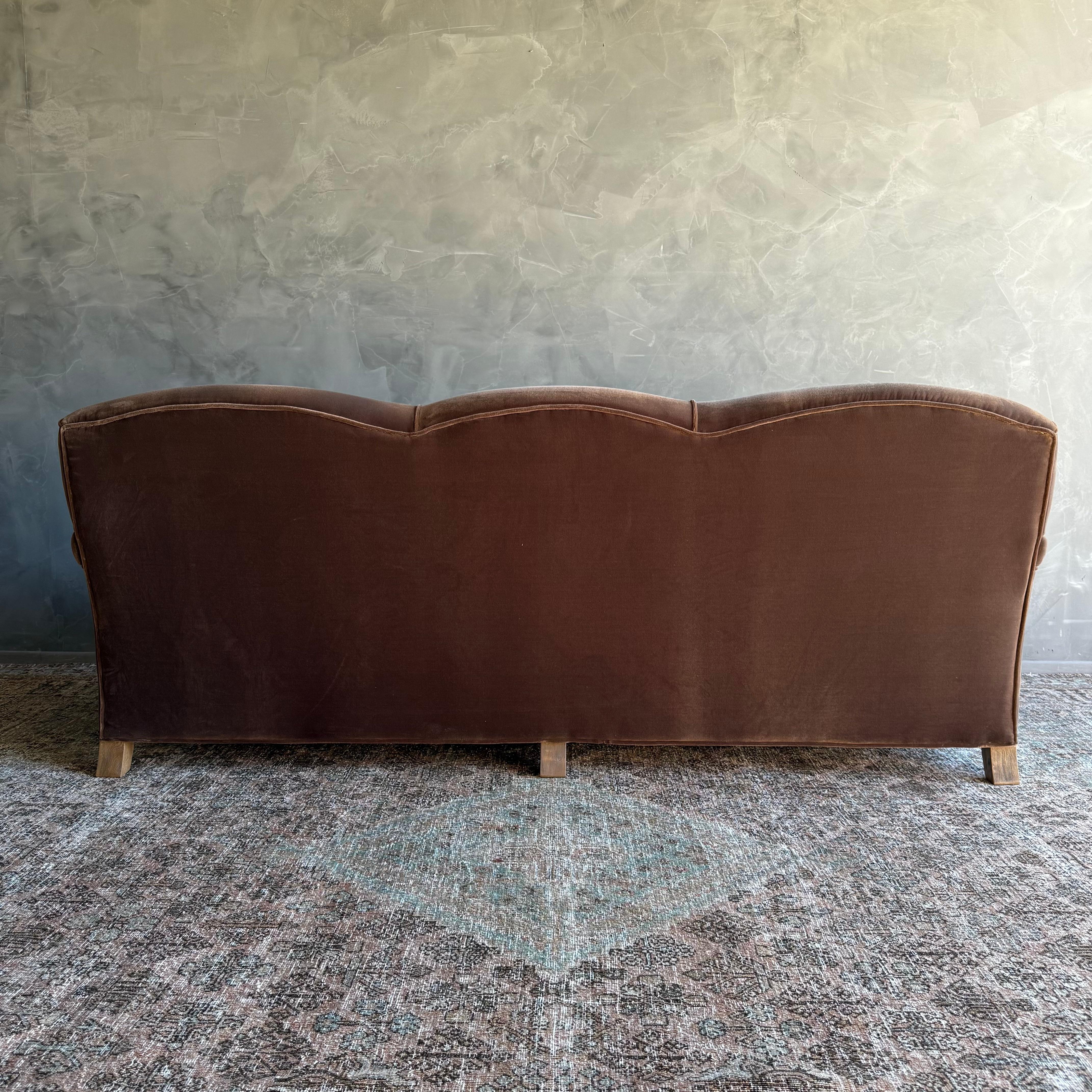 Modern English Sofa in Chestnut Brown in Faux Velvet Mohair with Down Cushion en vente 10