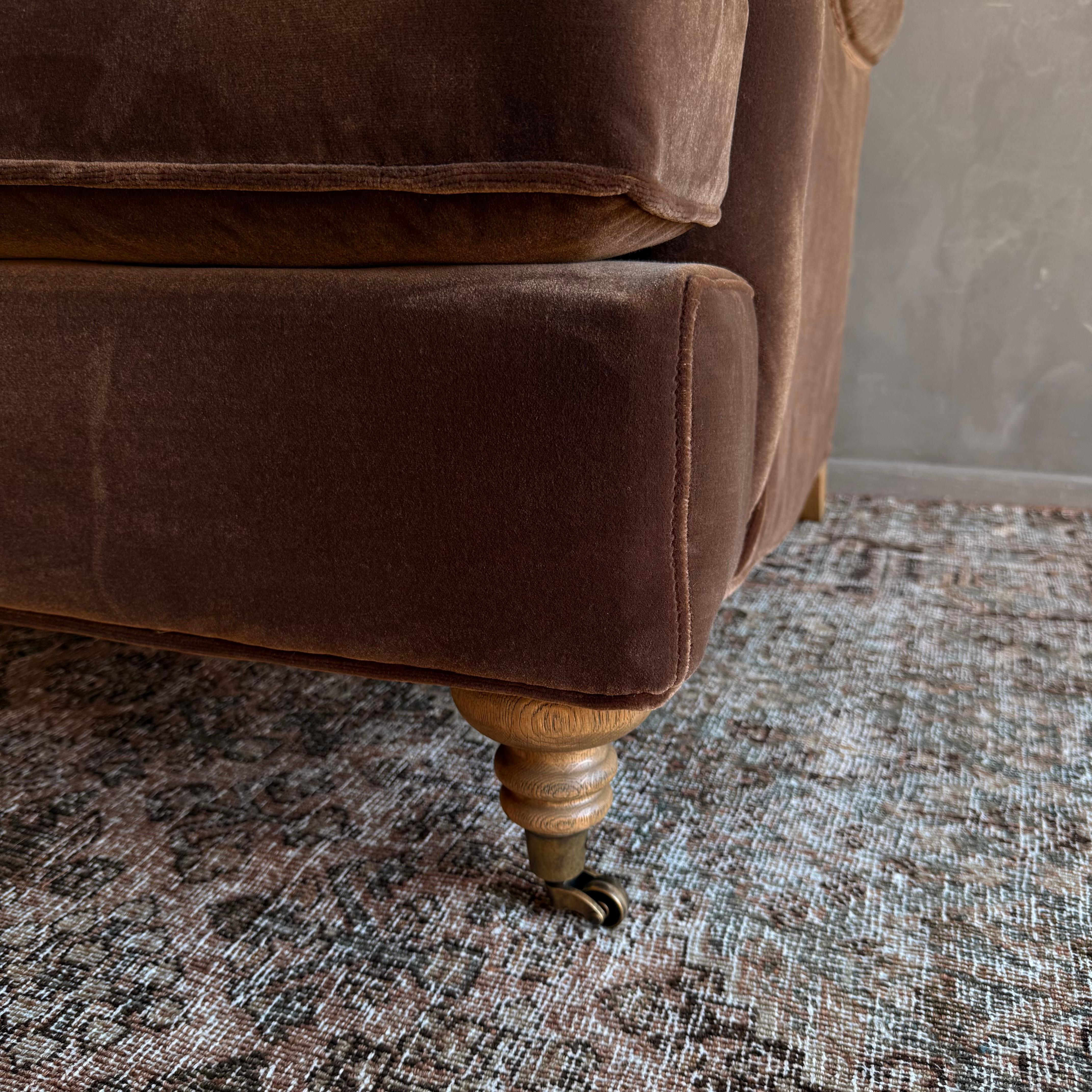 Modern English Sofa in Chestnut Brown in Faux Velvet Mohair with Down Cushion en vente 2