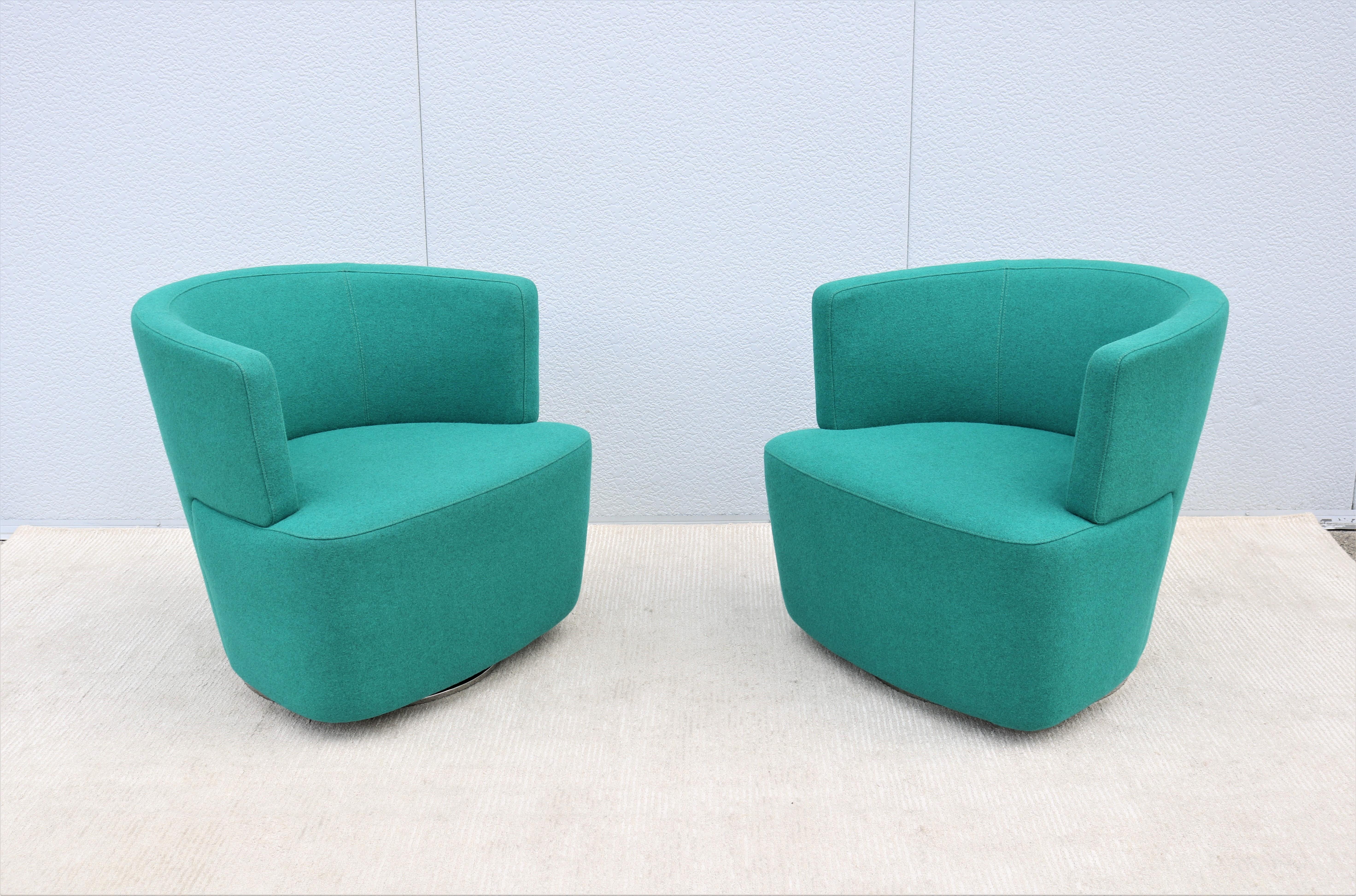 Fabulous pair of Joel blue swivel lounge chairs by Walter Knoll.
The modern beauty and smart design of the Joel lounge chair is a new take on the classic club chair.
Refined and modern masterpiece that's comfortable and well designed, well-crafted