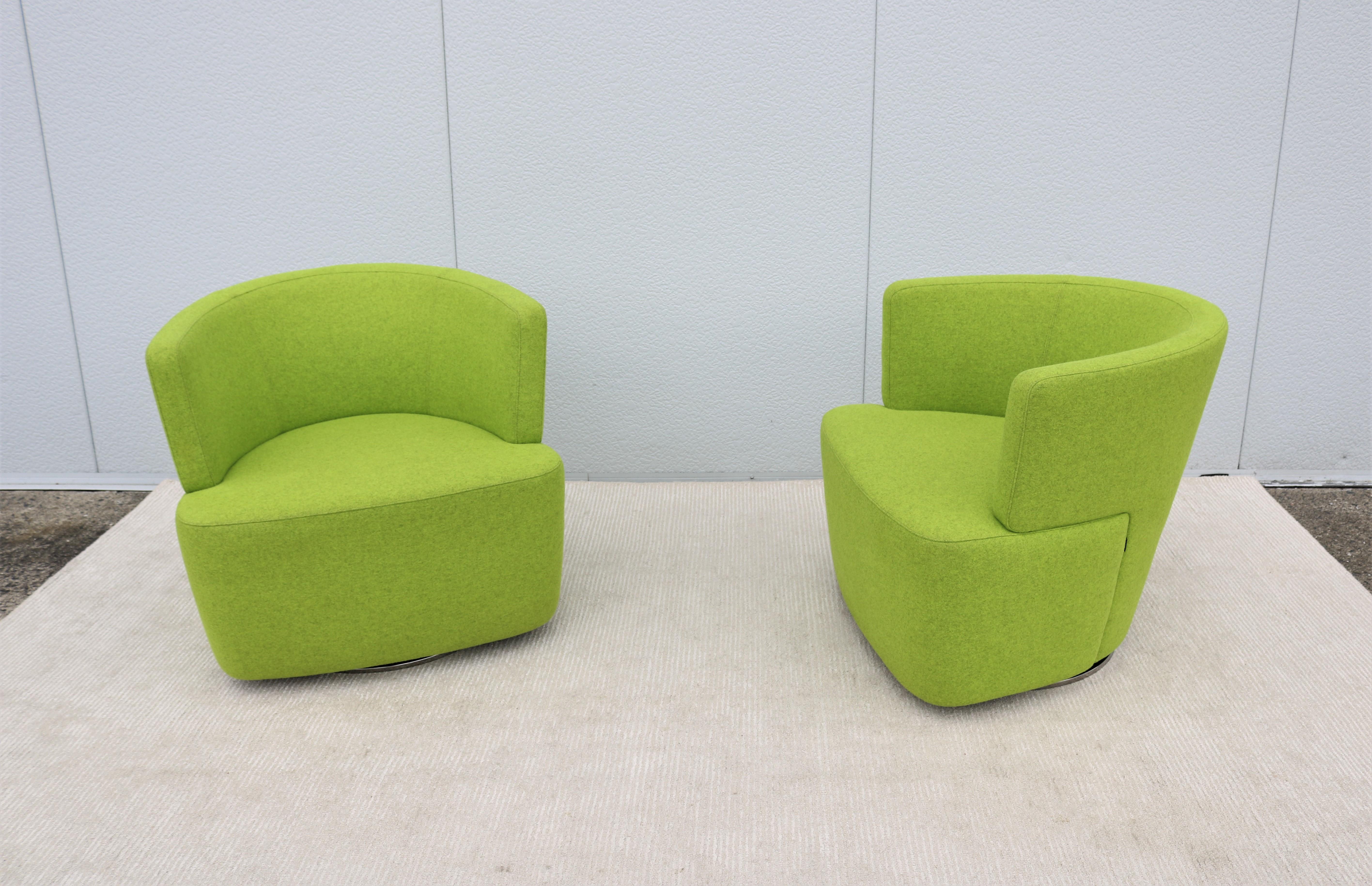 XXIe siècle et contemporain Paire de fauteuils de salon pivotants verts EOOS modernes de Walter Knoll pour Coalesse en vente