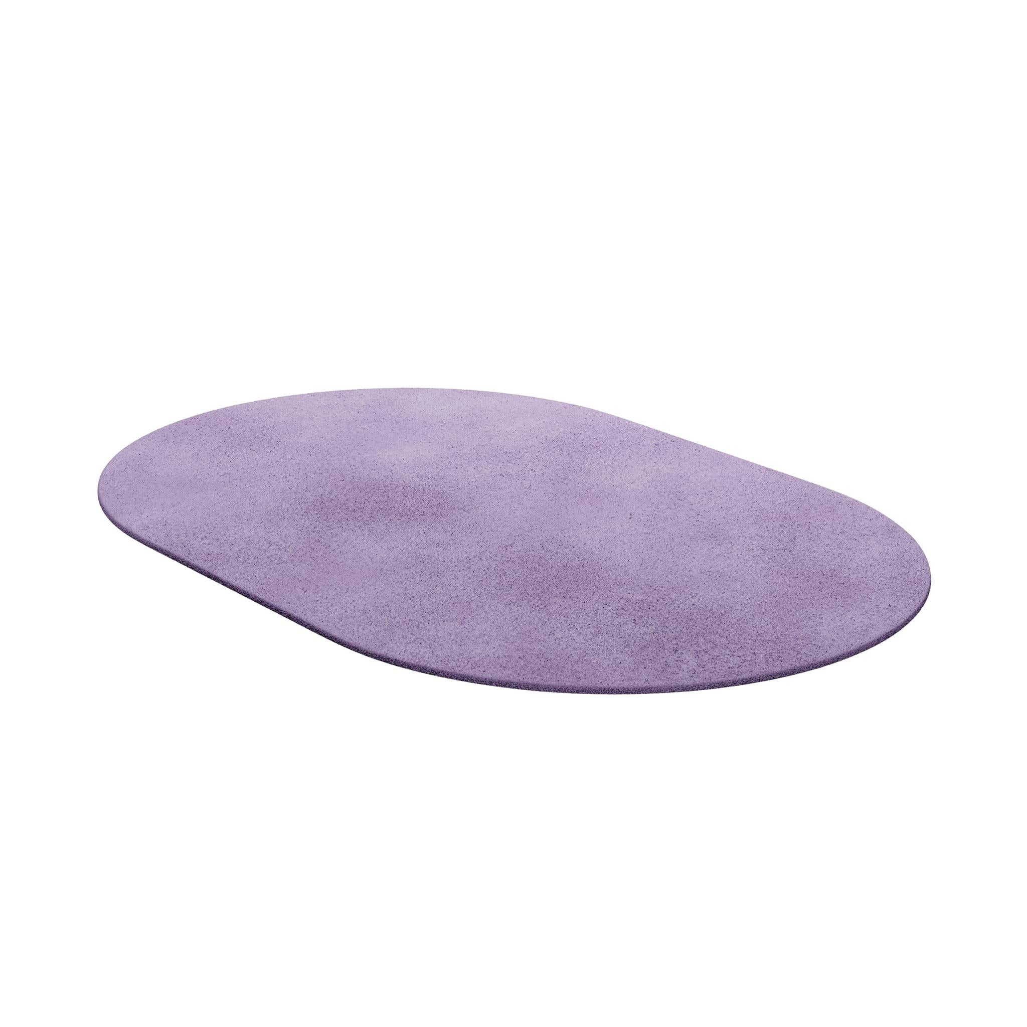 Tapis Oval Lavanda #008 is a modern rug with a regular shape. Our essential rugs are available in different shapes and various trendy hues wisely selected to complement an interior design that is craving a comfortable element to highlight the room.