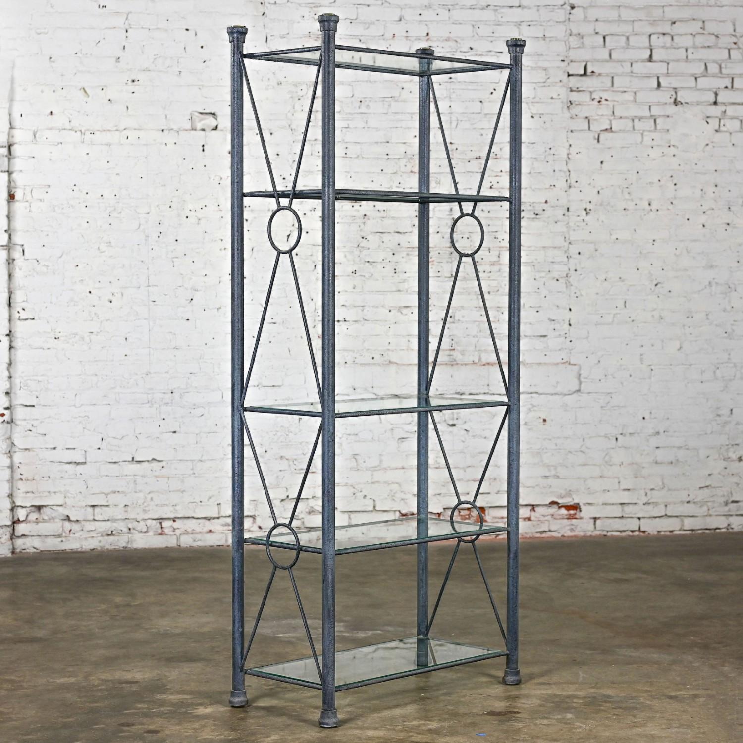 Moderne Etagere mit schwarzem und anthrazitgrauem strukturiertem Metallrohrrahmen und Glasböden (20. Jahrhundert) im Angebot