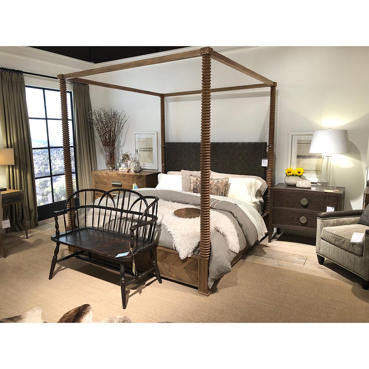 Modern European Four Post King Bed In New Condition In Westwood, NJ