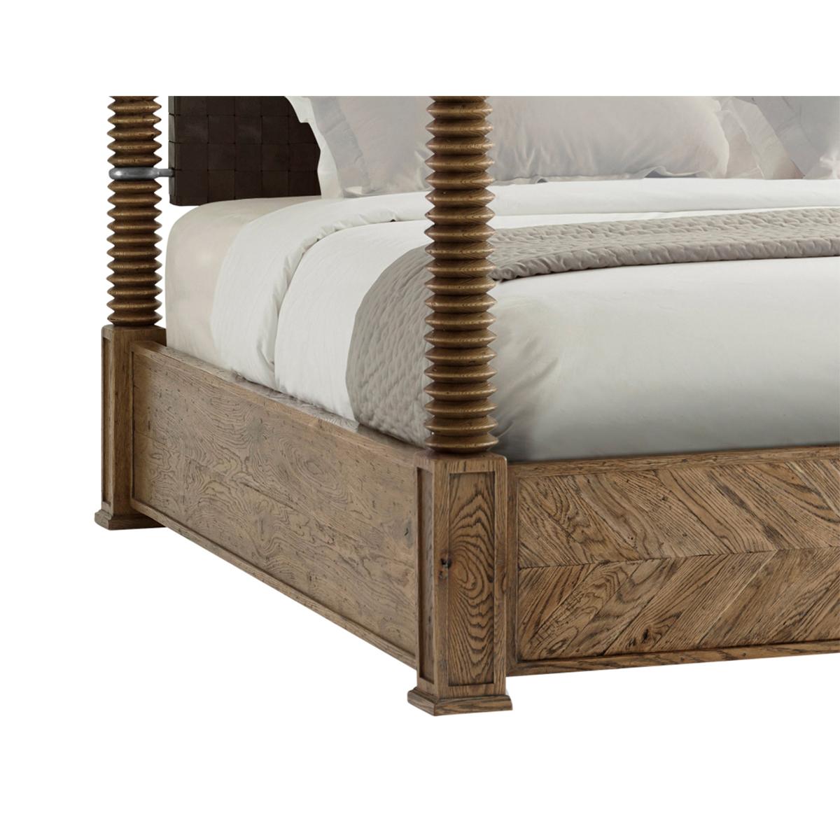 Chêne The Moderns European Four Post King Bed (lit à quatre colonnes) en vente