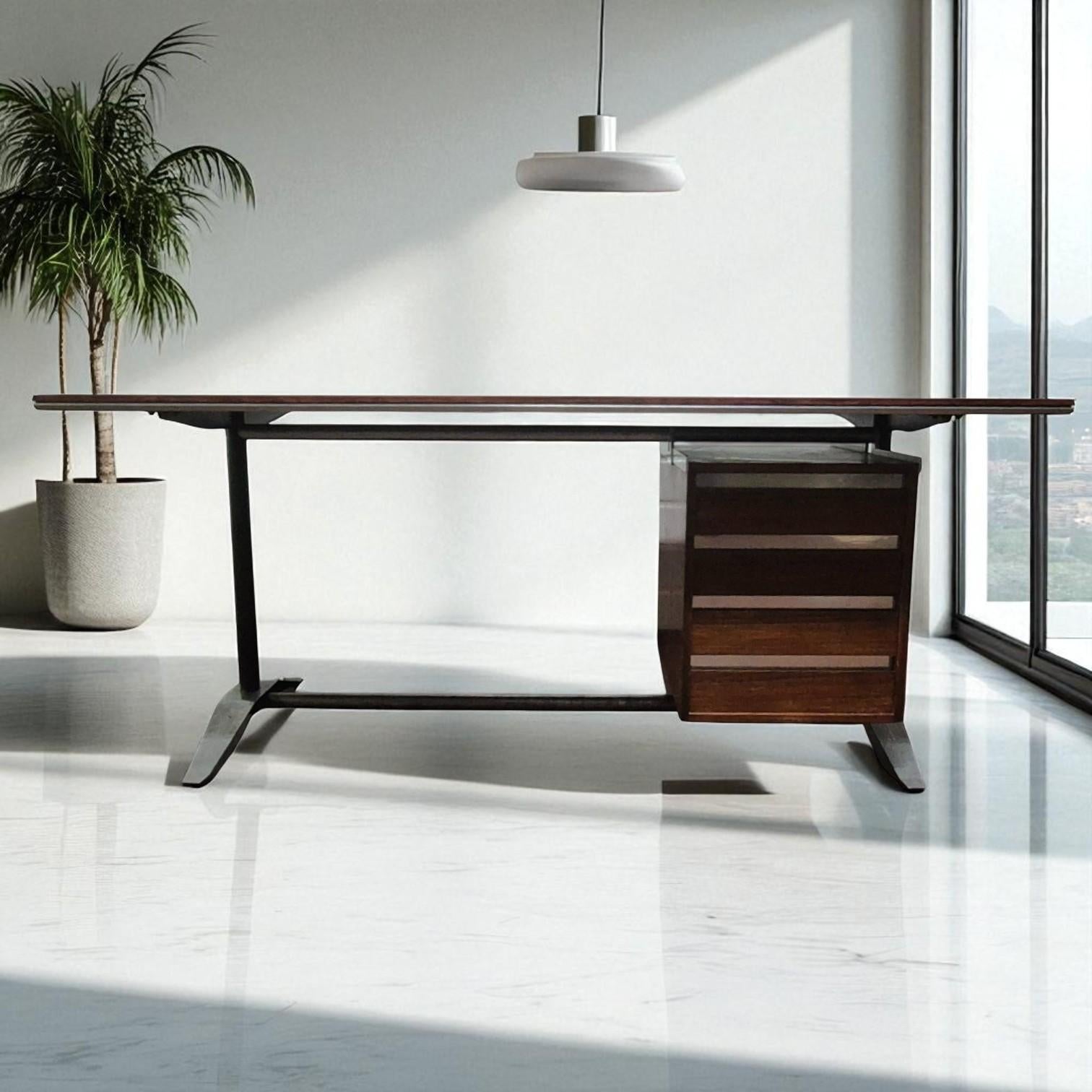 Moderner Chefschreibtisch von Alberto Rosselli und Gio Ponti für Arflex, 20. Jahrhundert (Italienisch) im Angebot
