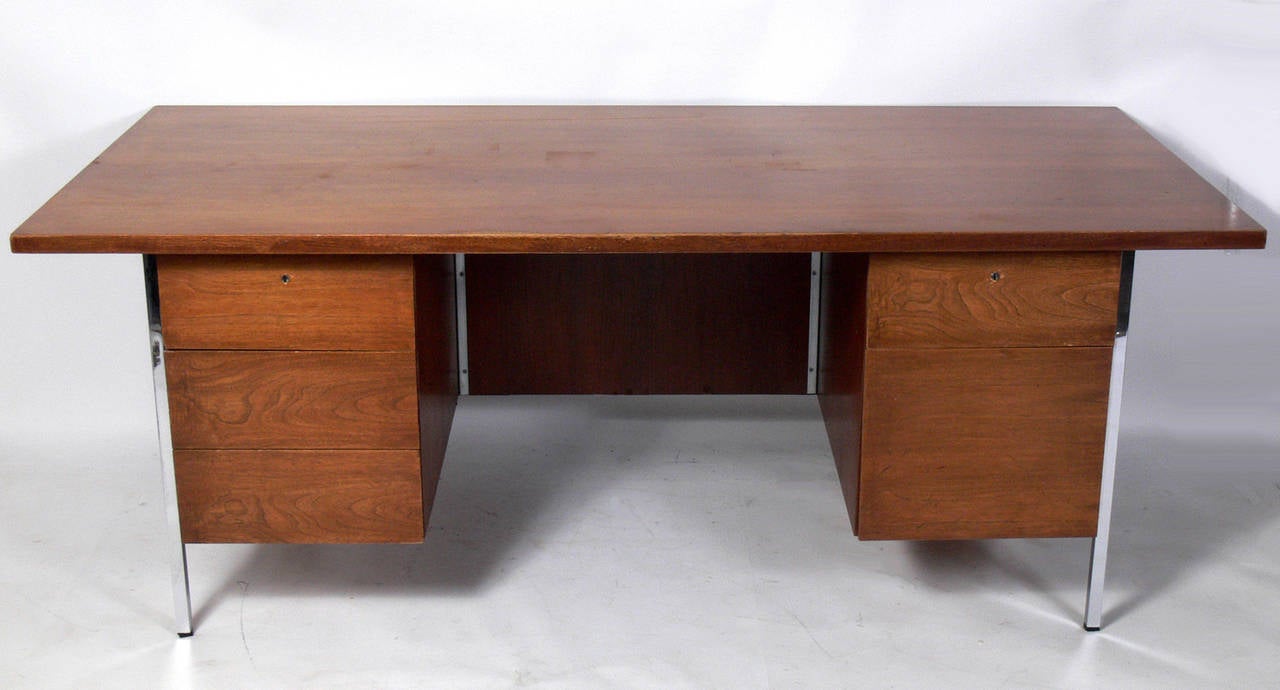 Mid-Century Modern Modern Executive Desk by Florence Knoll
